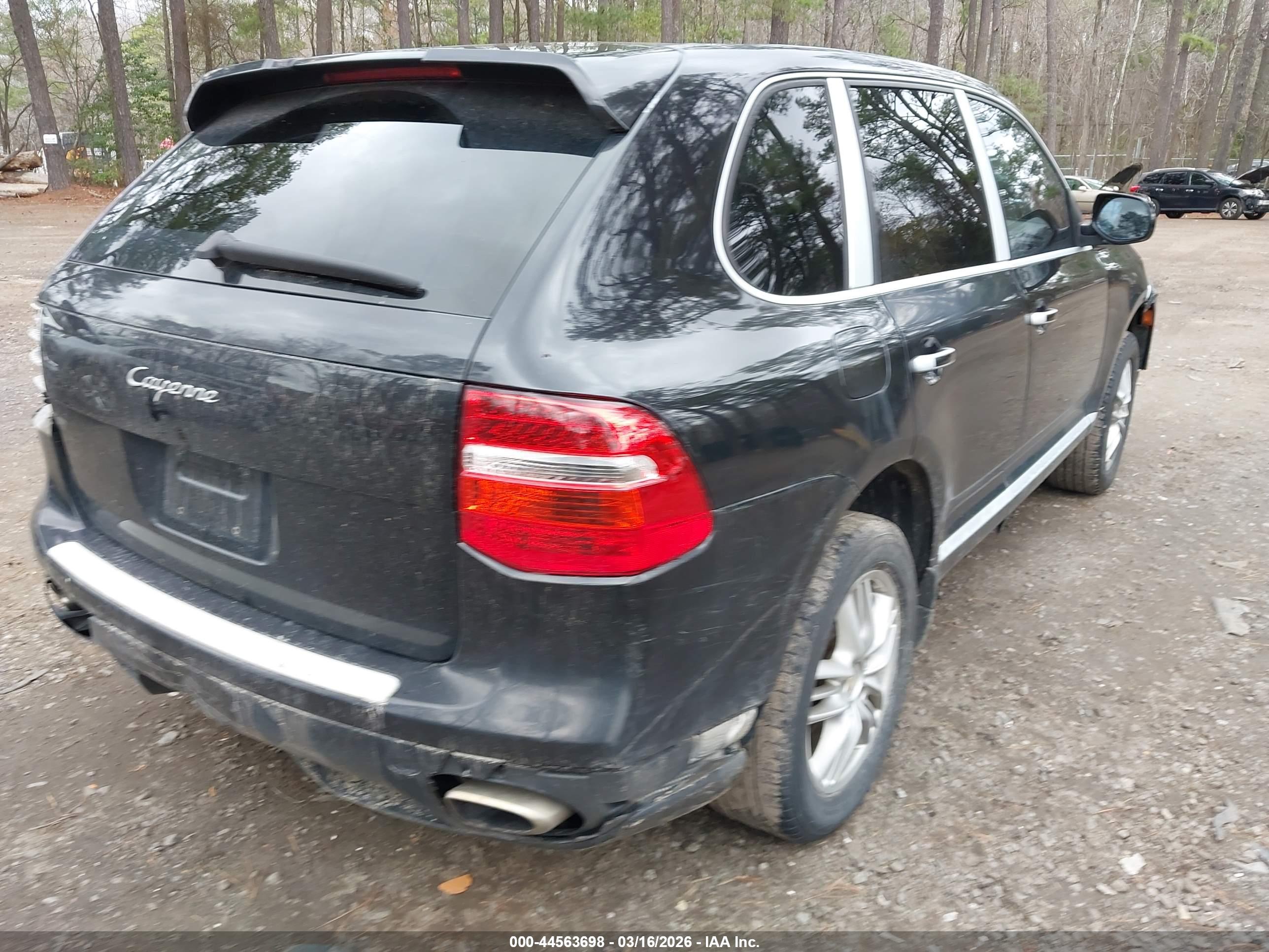 PORSCHE CAYENNE image 4