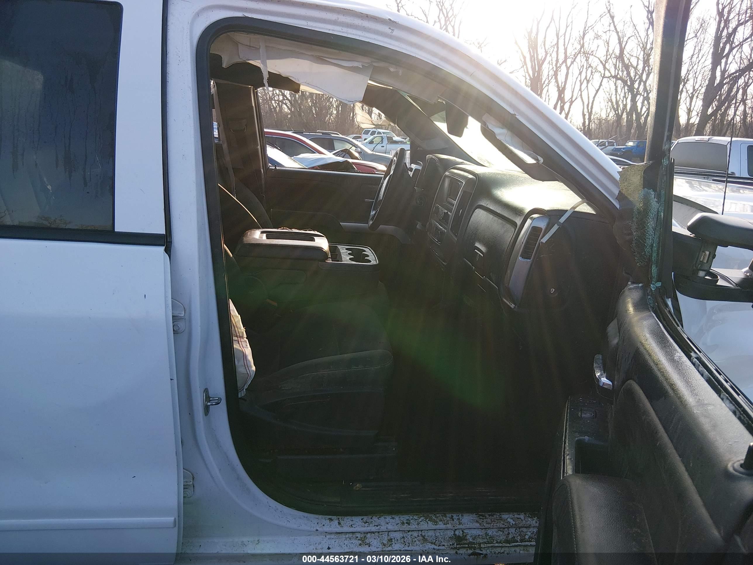 CHEVROLET SILVERADO image 5