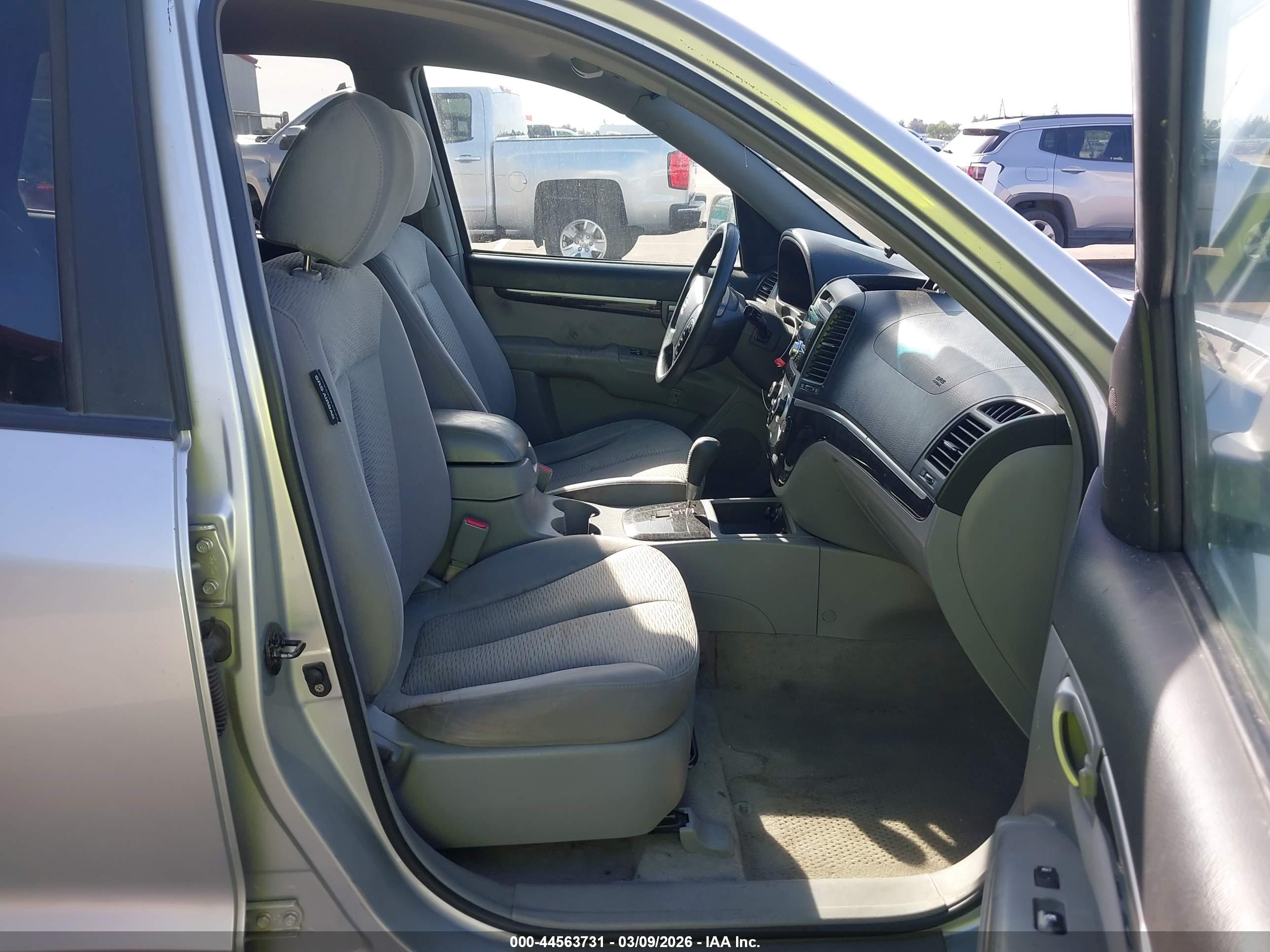 HYUNDAI SANTA image 5