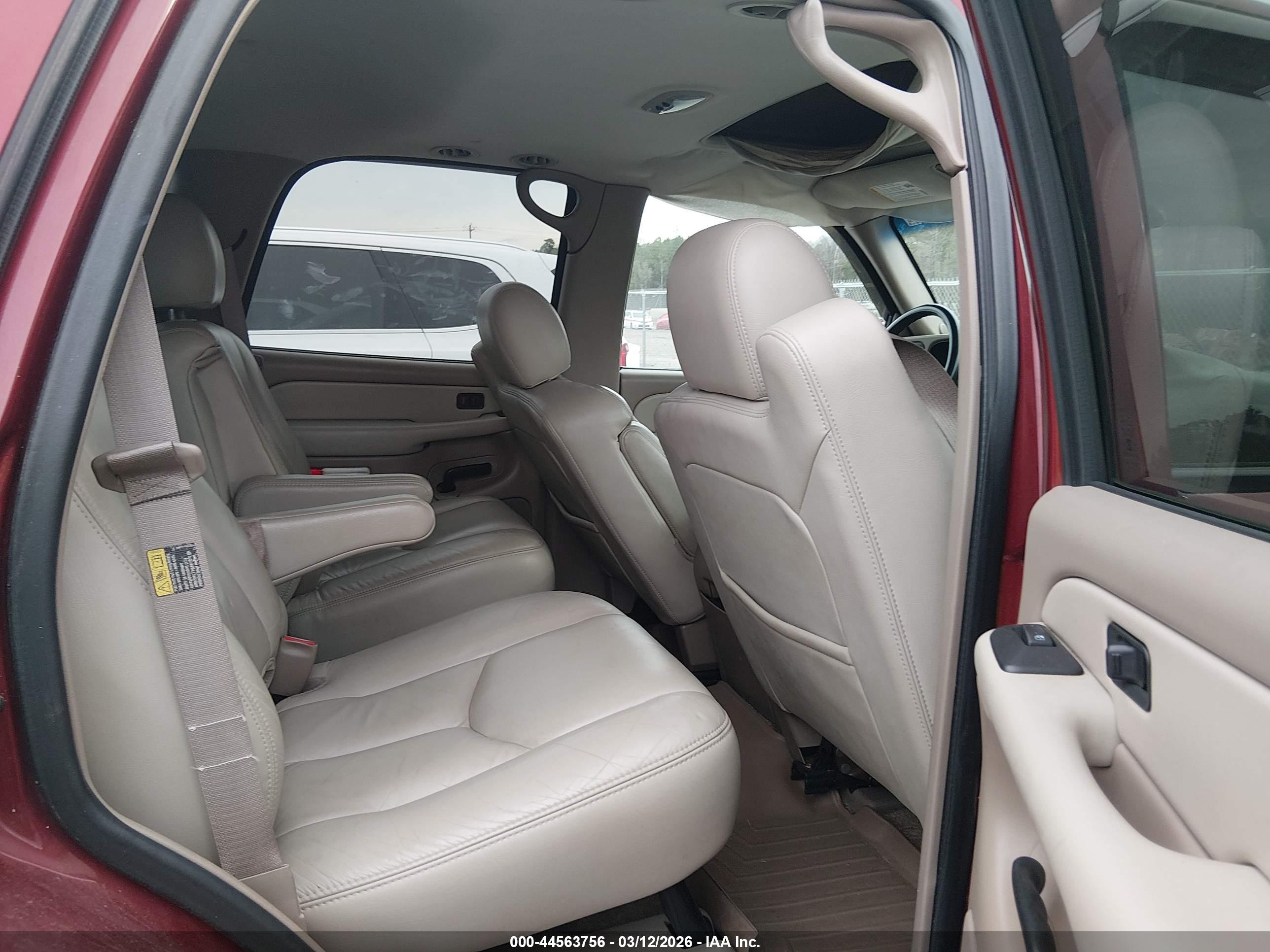CHEVROLET TAHOE image 8
