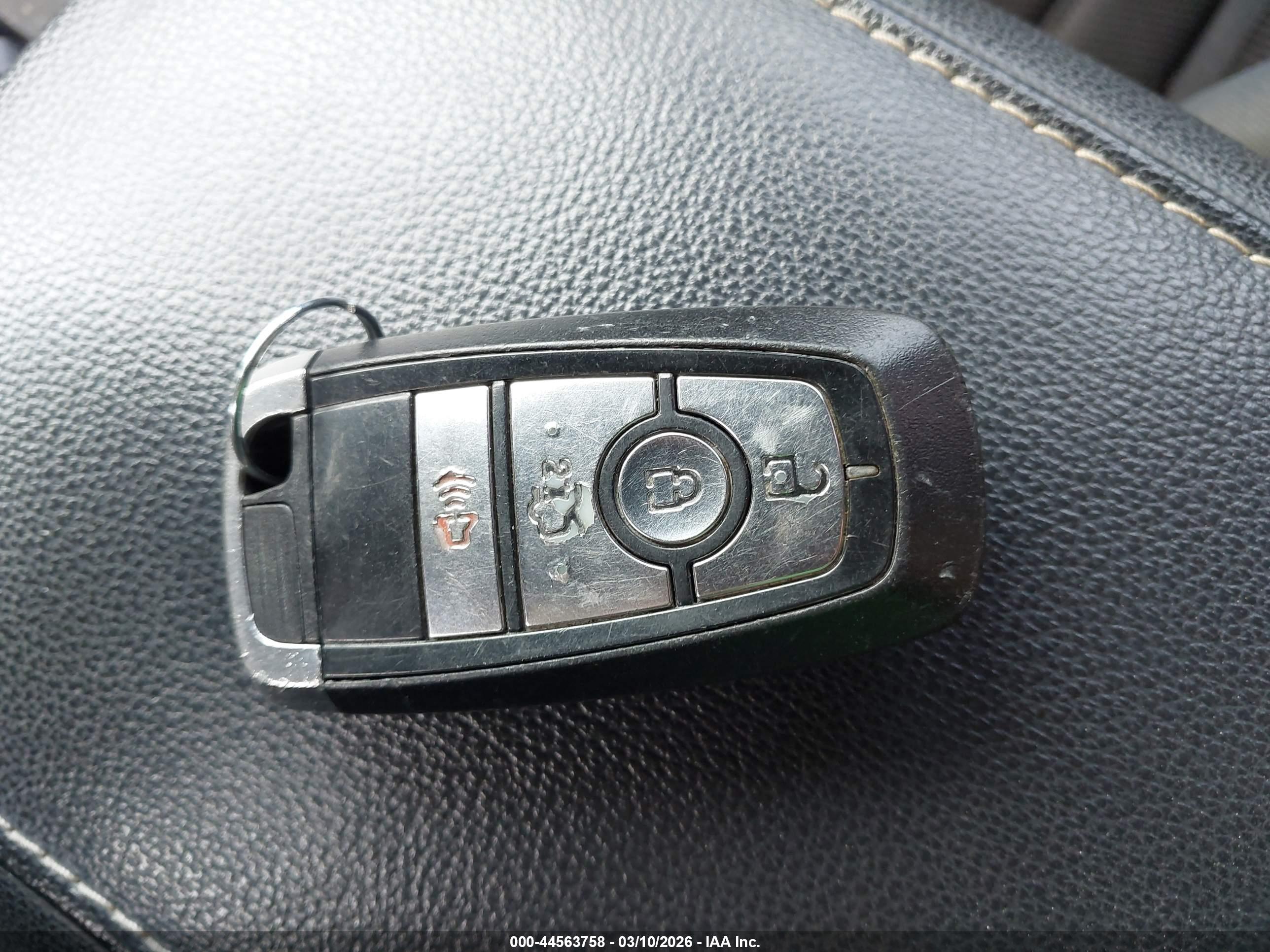 FORD FUSION image 11