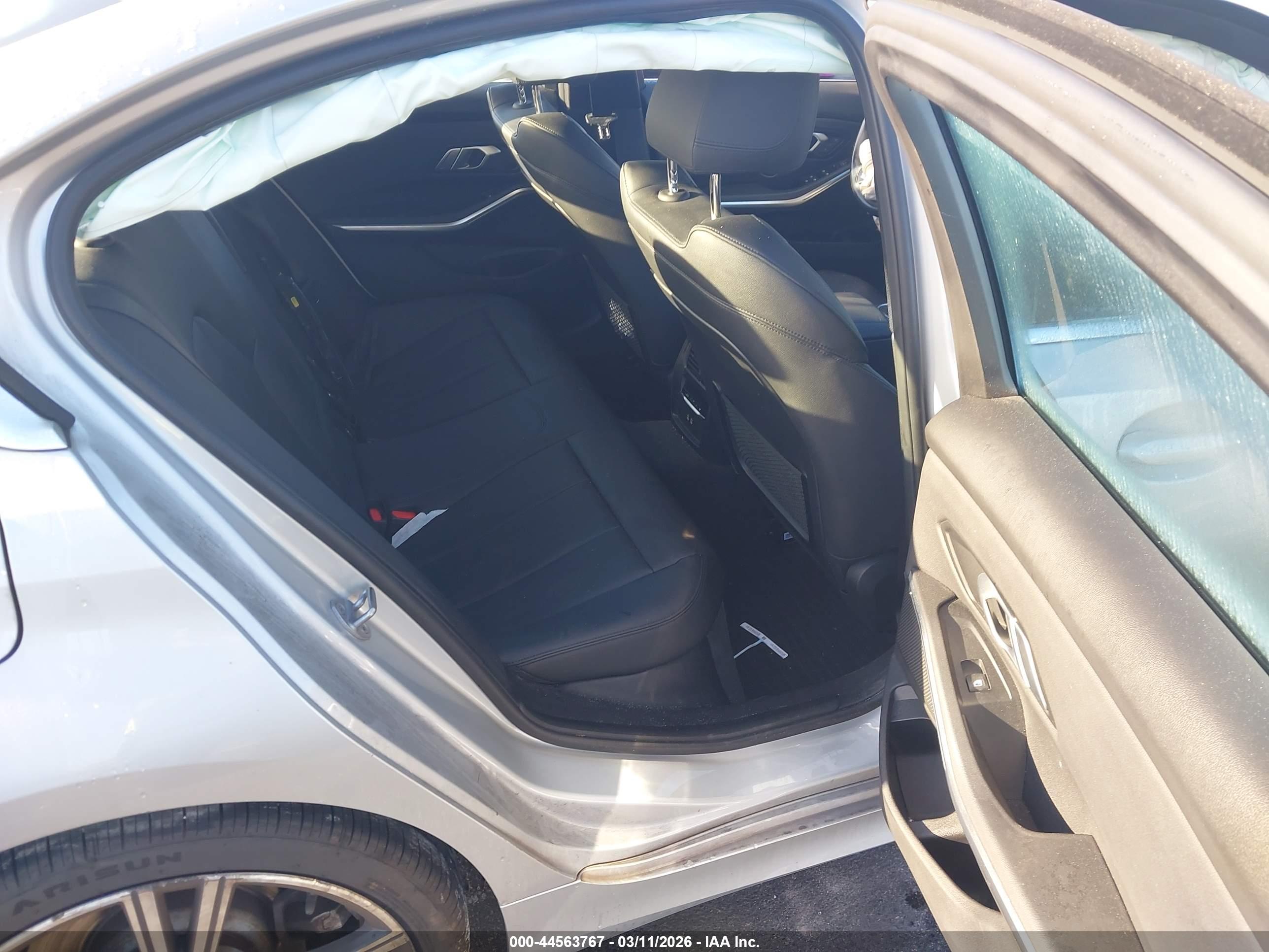 BMW 330I image 8
