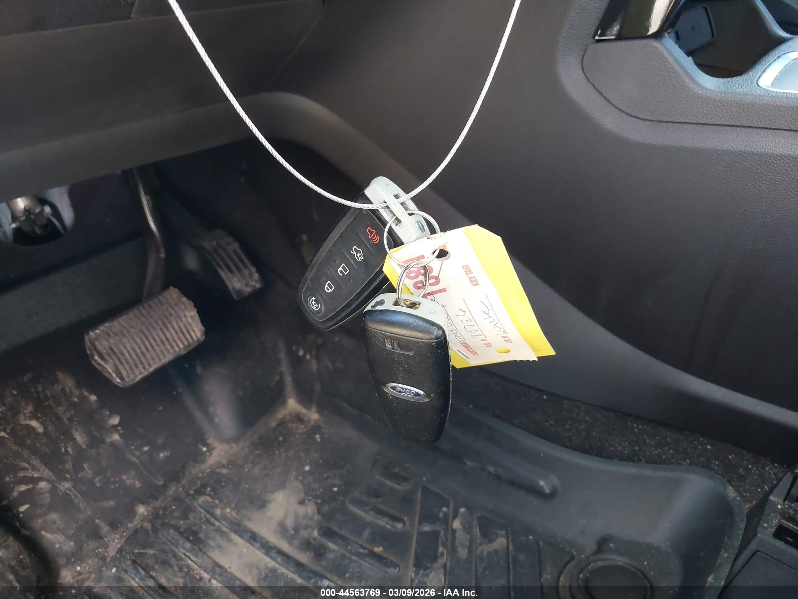 FORD ESCAPE image 11