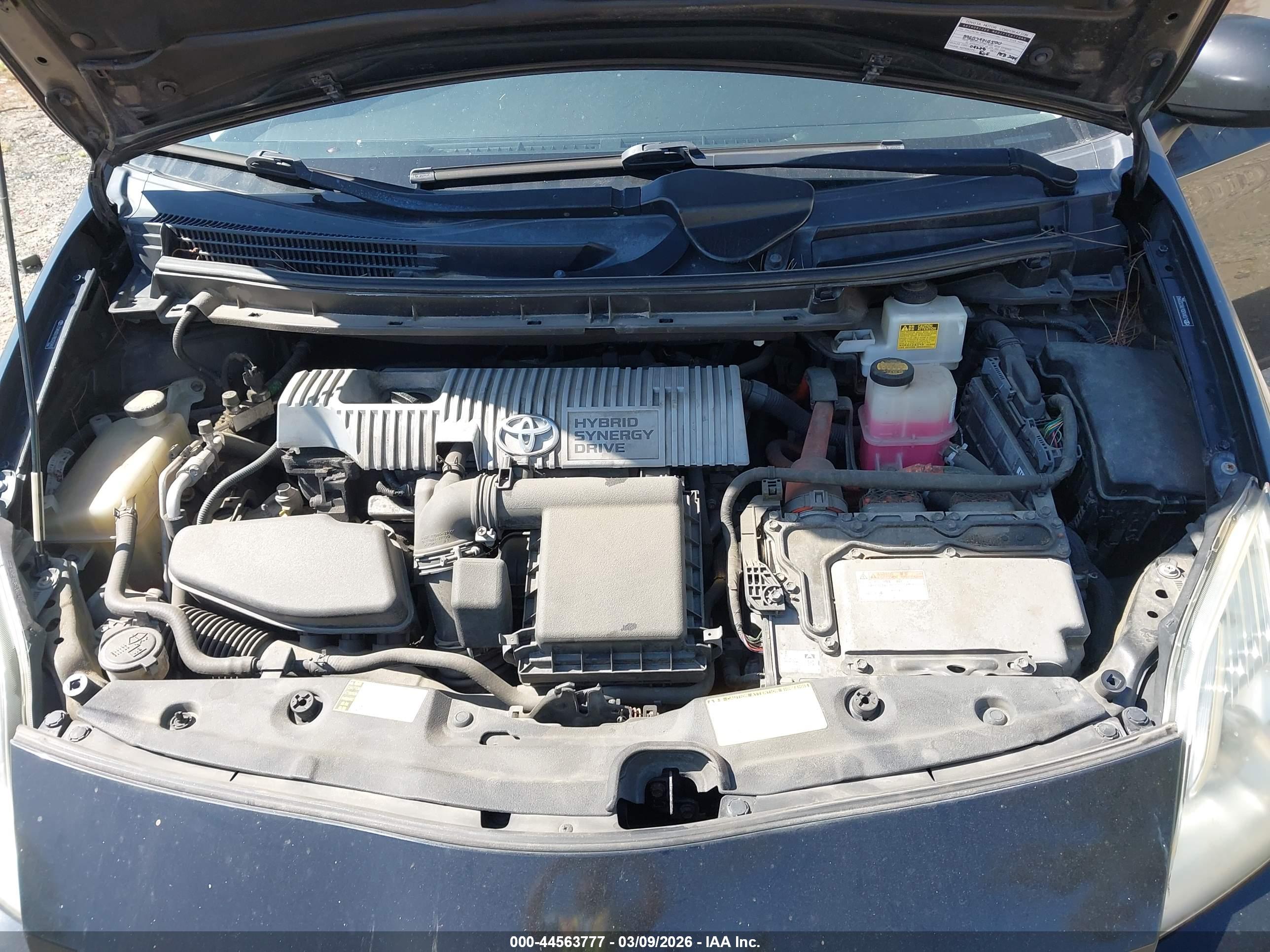 TOYOTA PRIUS image 10
