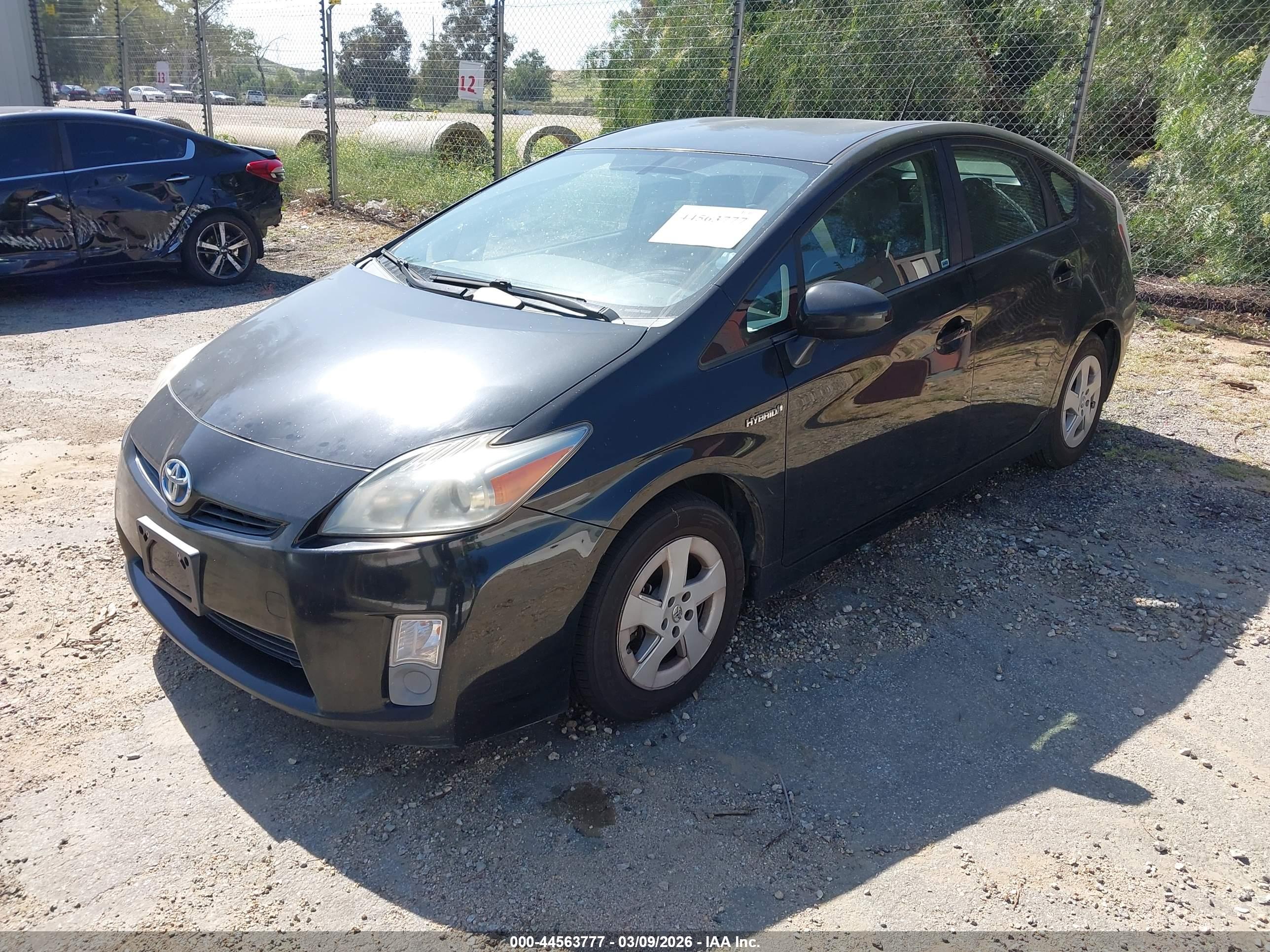 TOYOTA PRIUS image 2