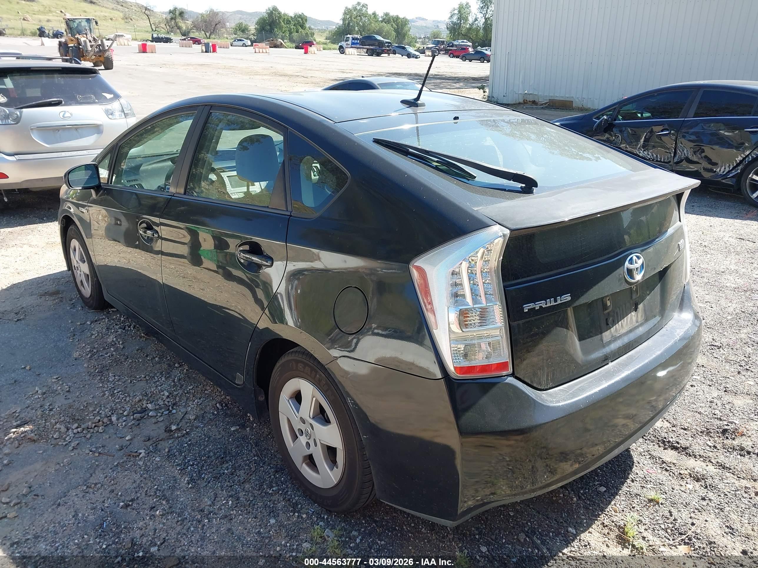 TOYOTA PRIUS image 3