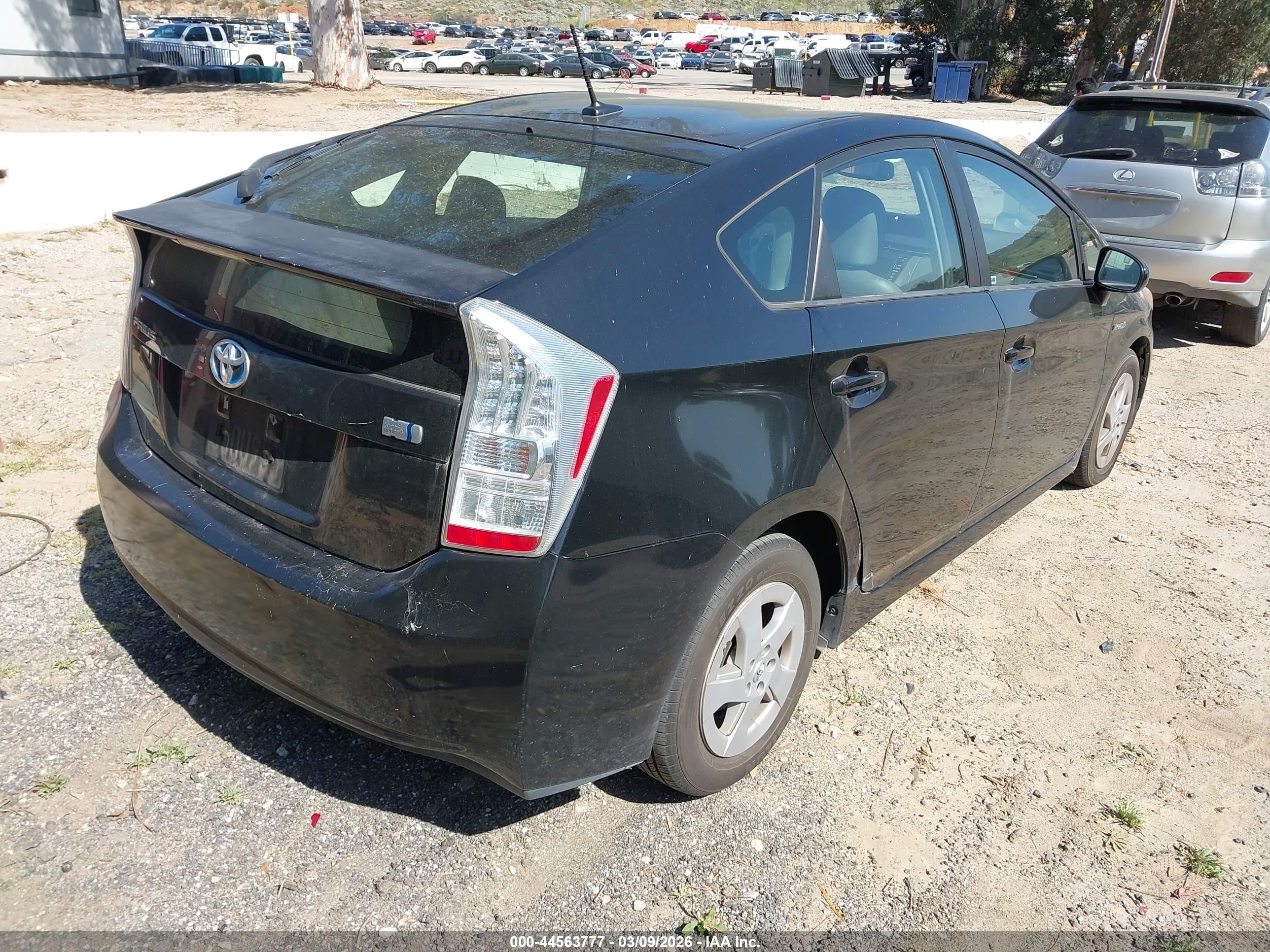 TOYOTA PRIUS image 4