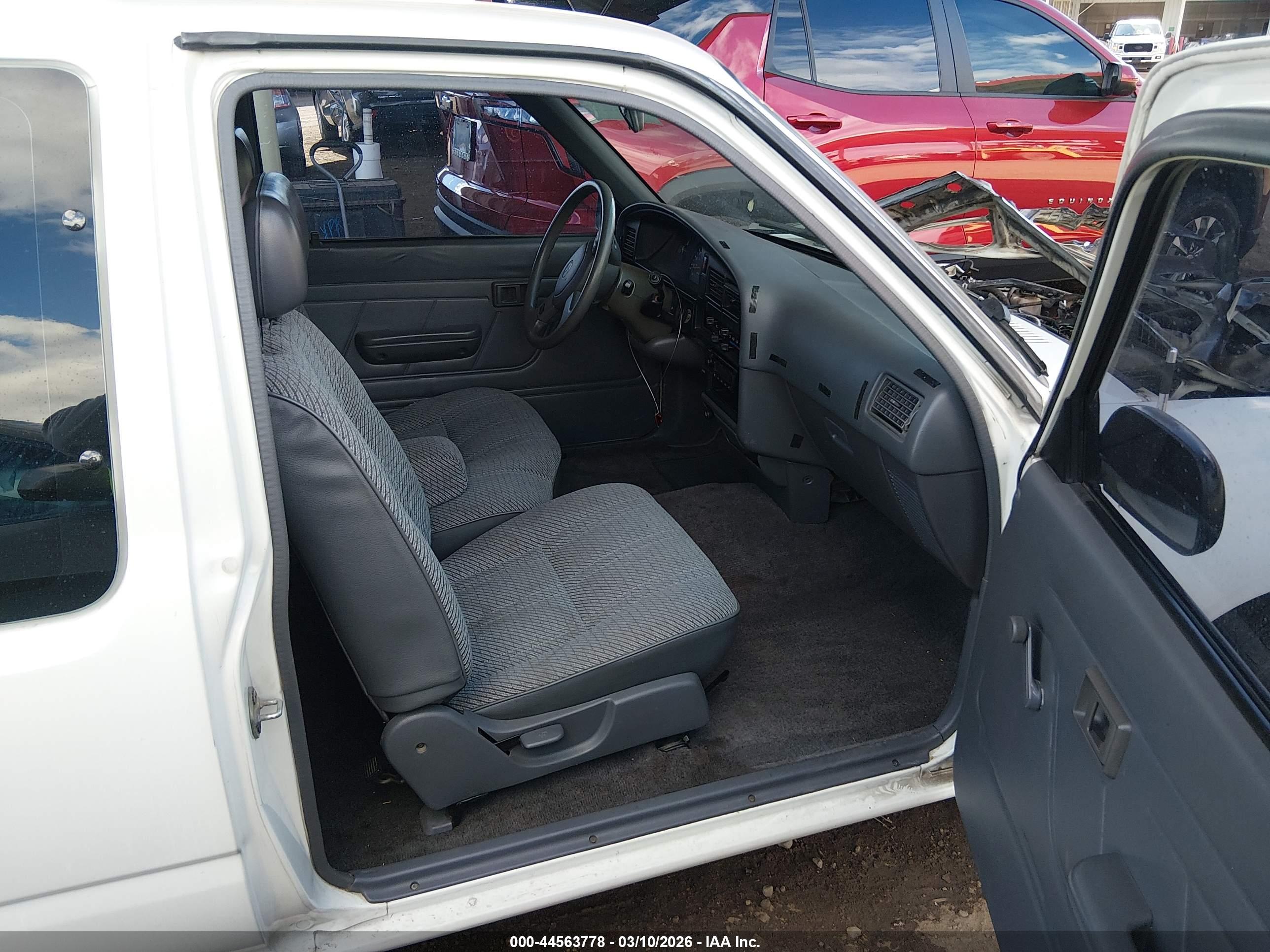 TOYOTA PICKUP image 5