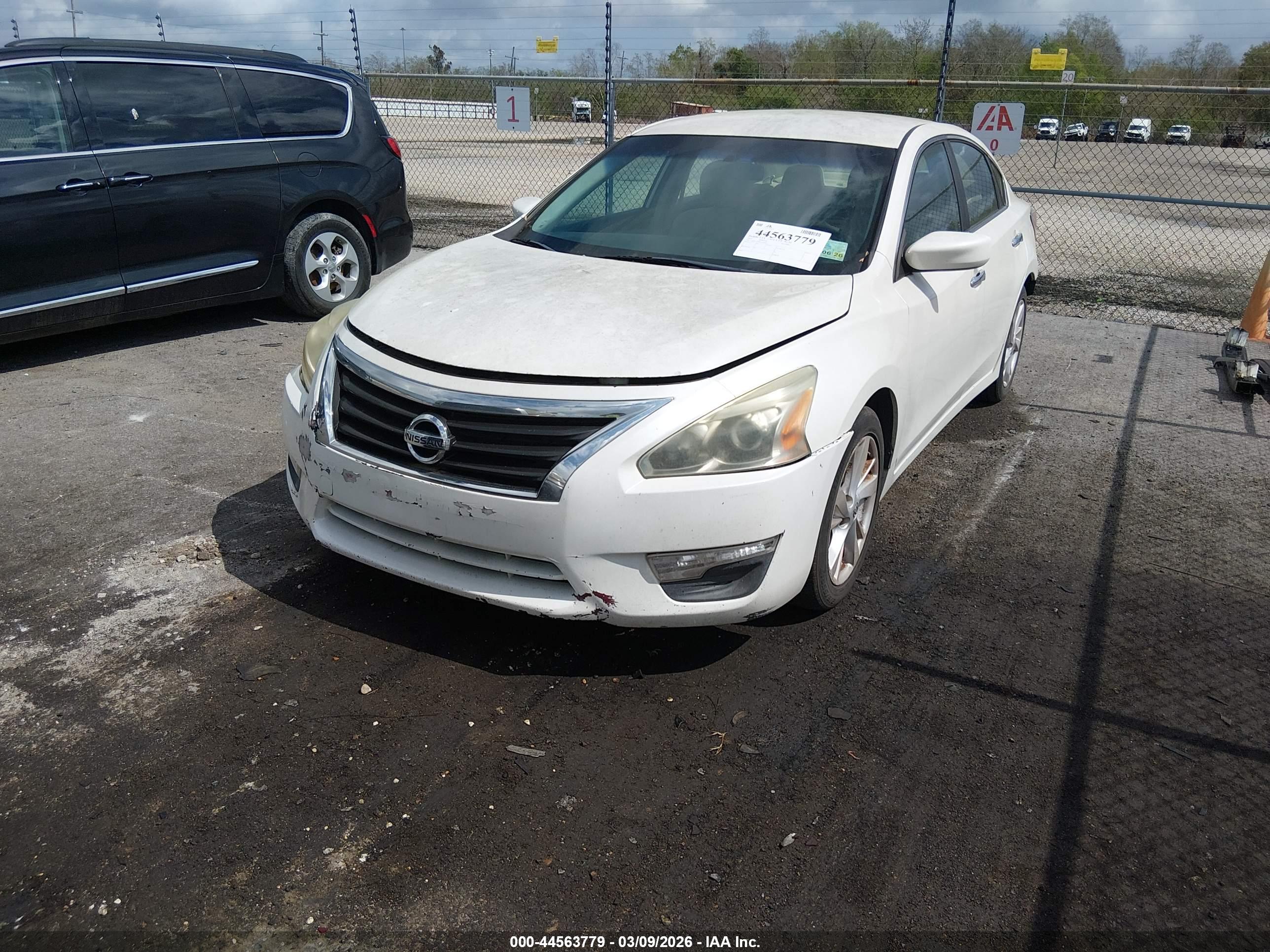 NISSAN ALTIMA image 2
