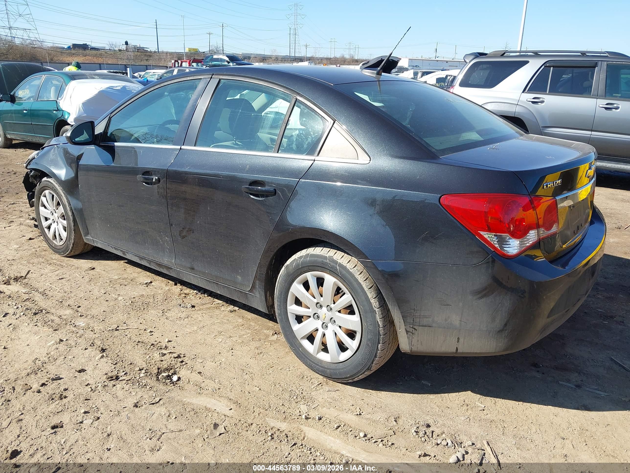 CHEVROLET CRUZE image 3