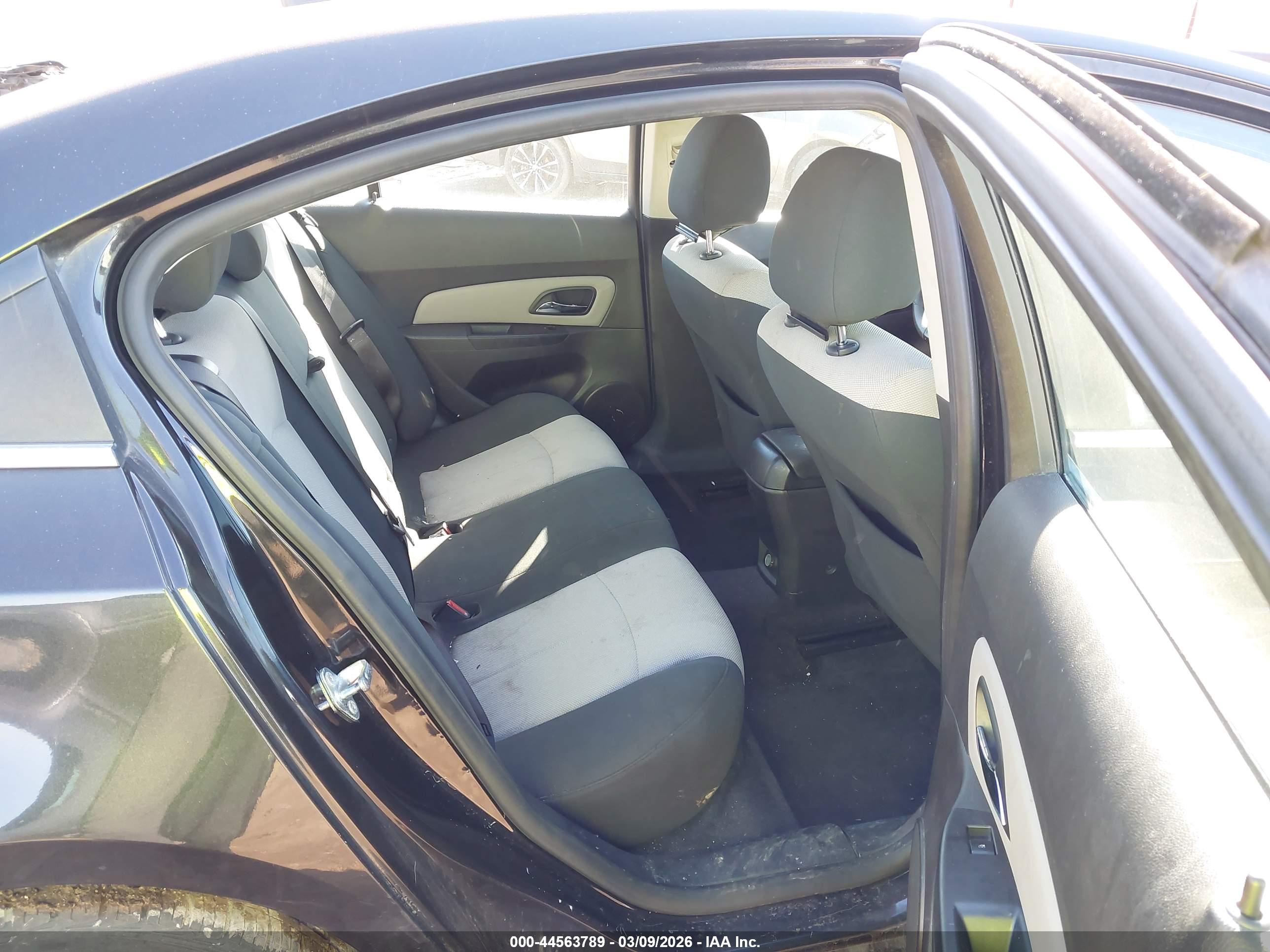 CHEVROLET CRUZE image 8