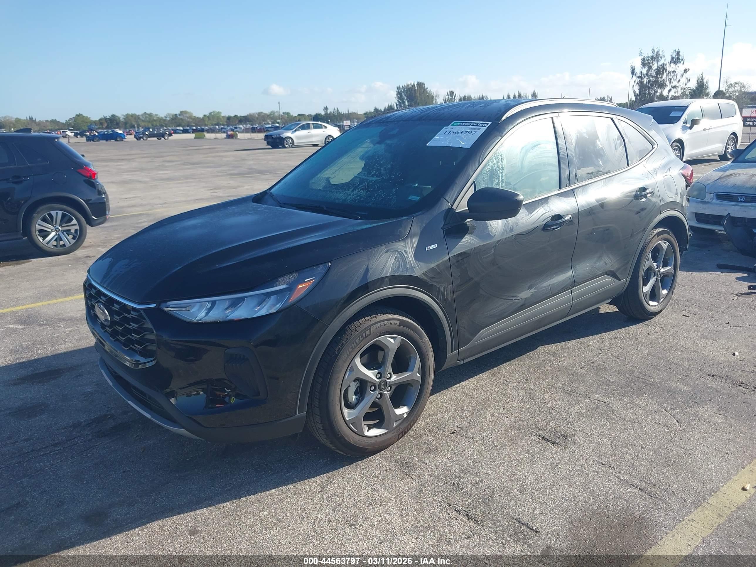 FORD ESCAPE image 2