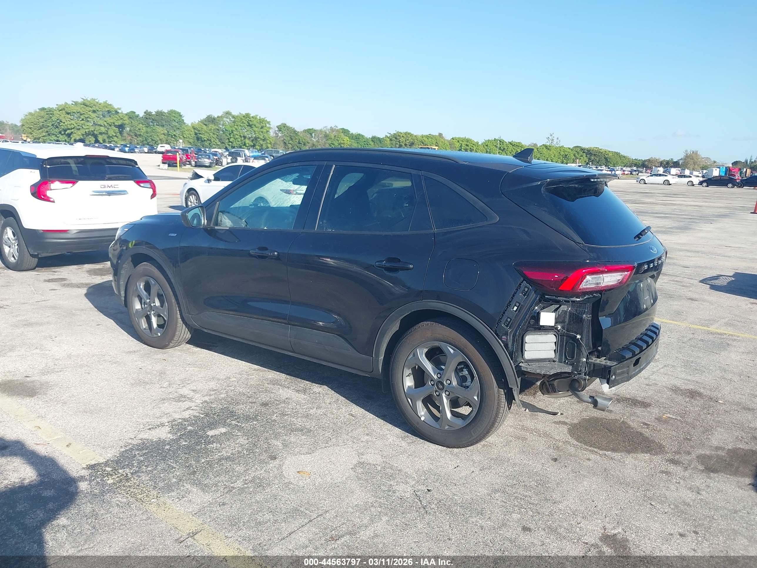 FORD ESCAPE image 3