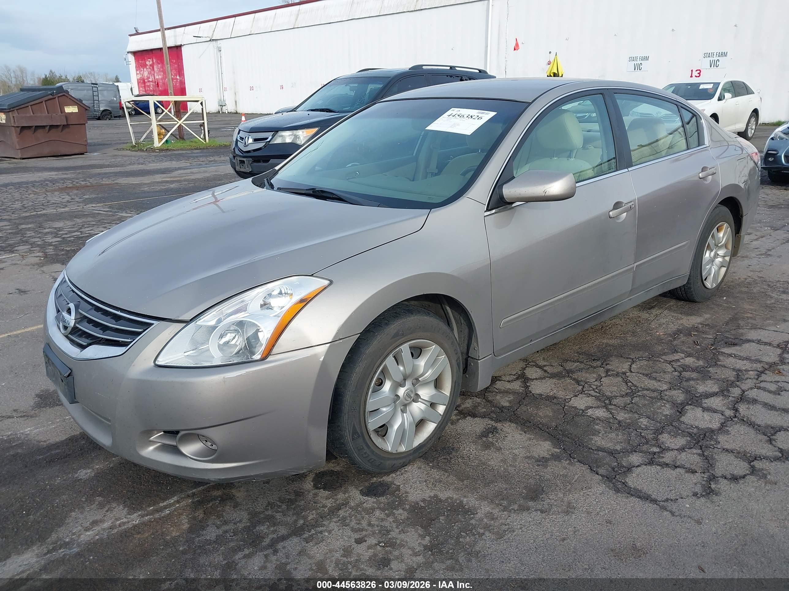 NISSAN ALTIMA image 2