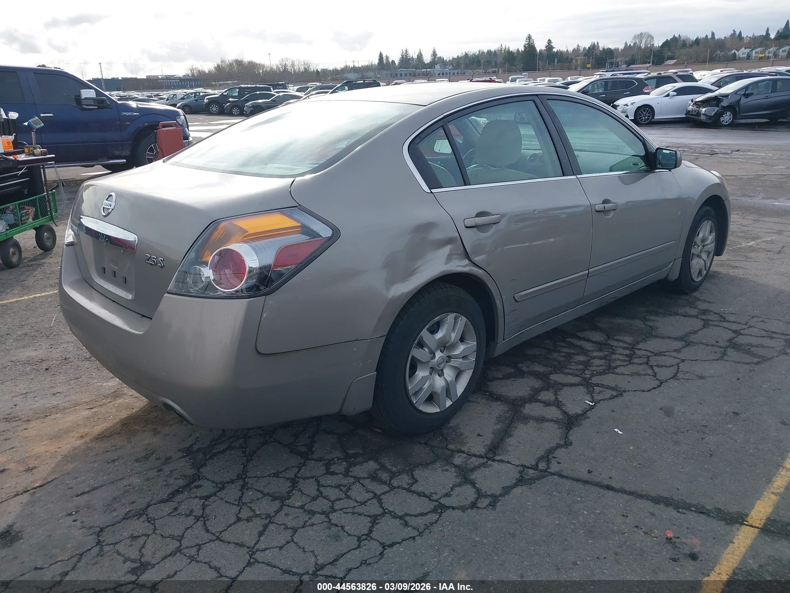 NISSAN ALTIMA image 4