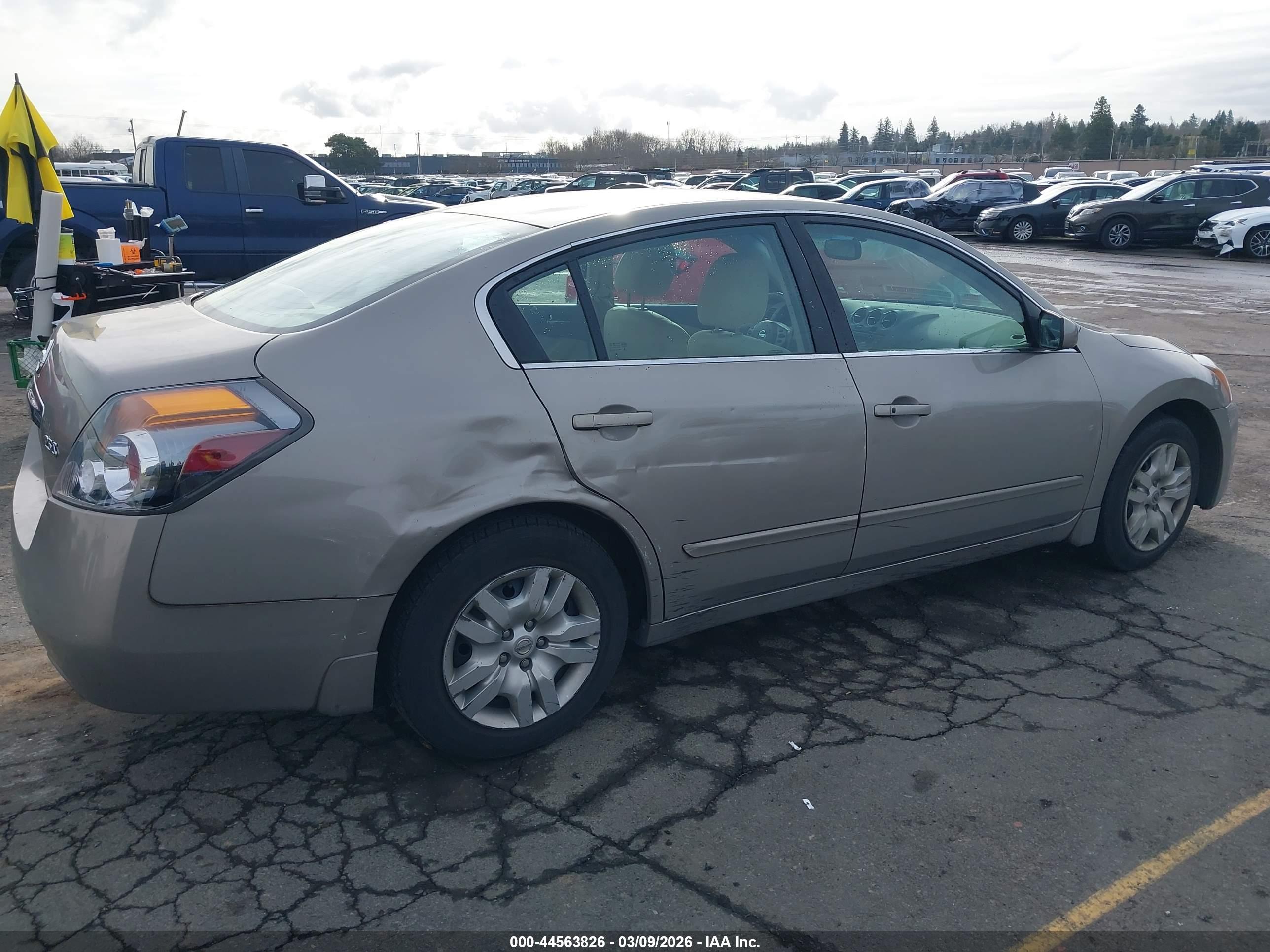 NISSAN ALTIMA image 6