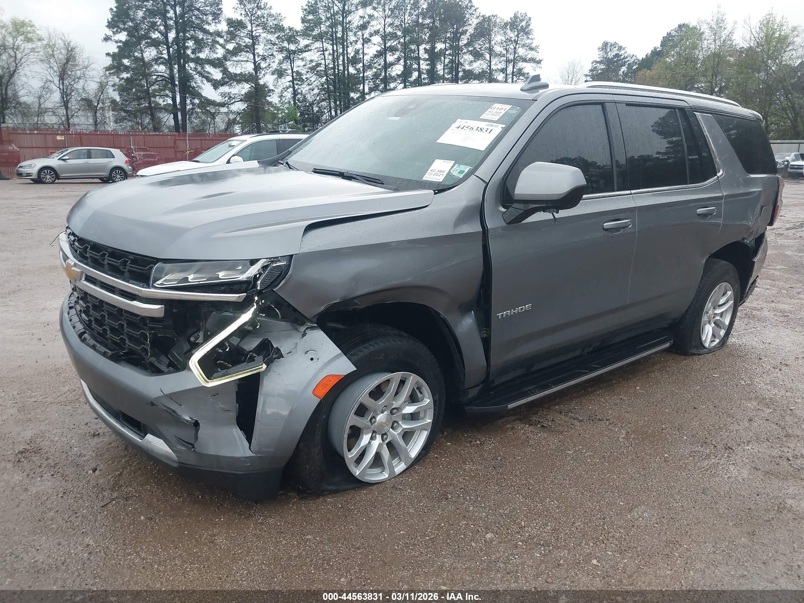 CHEVROLET TAHOE image 2