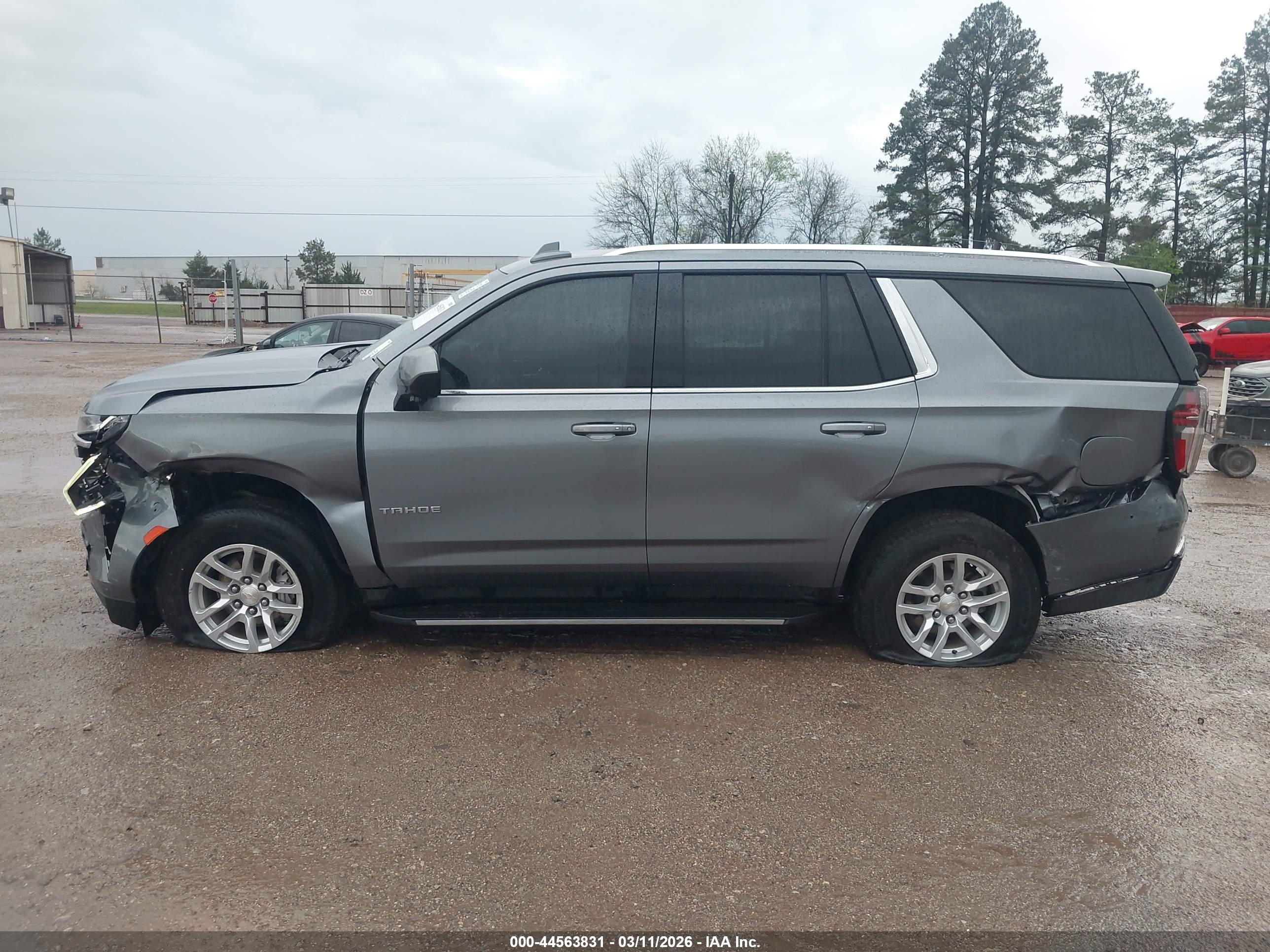 CHEVROLET TAHOE image 6