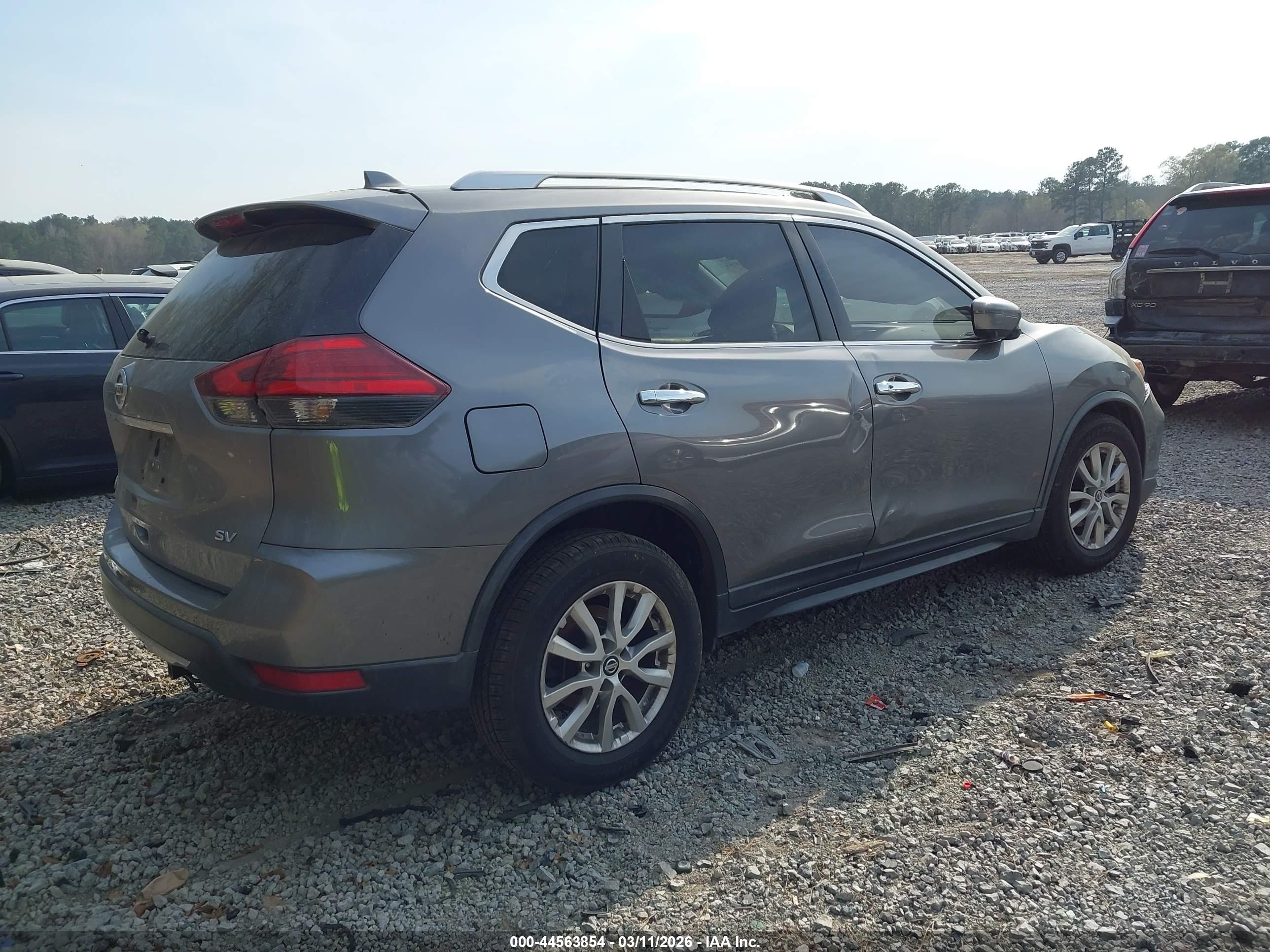 NISSAN ROGUE image 4