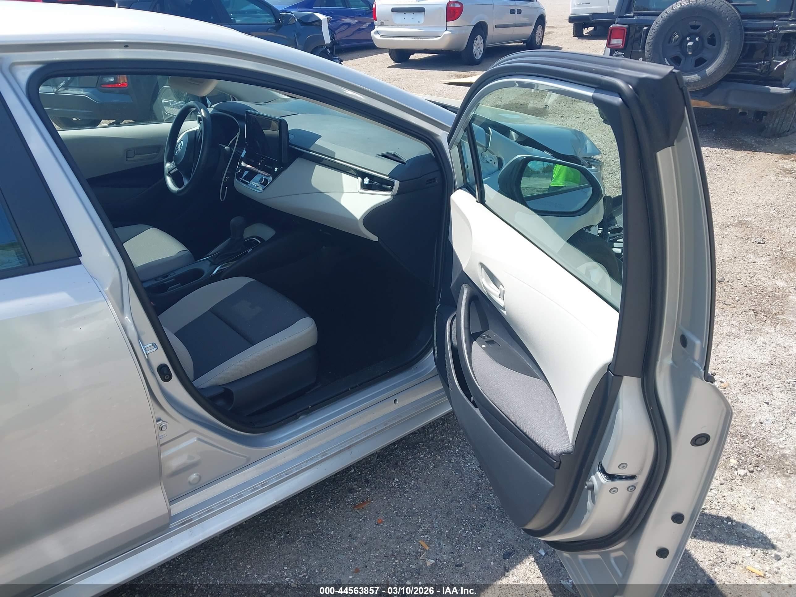 TOYOTA COROLLA image 5
