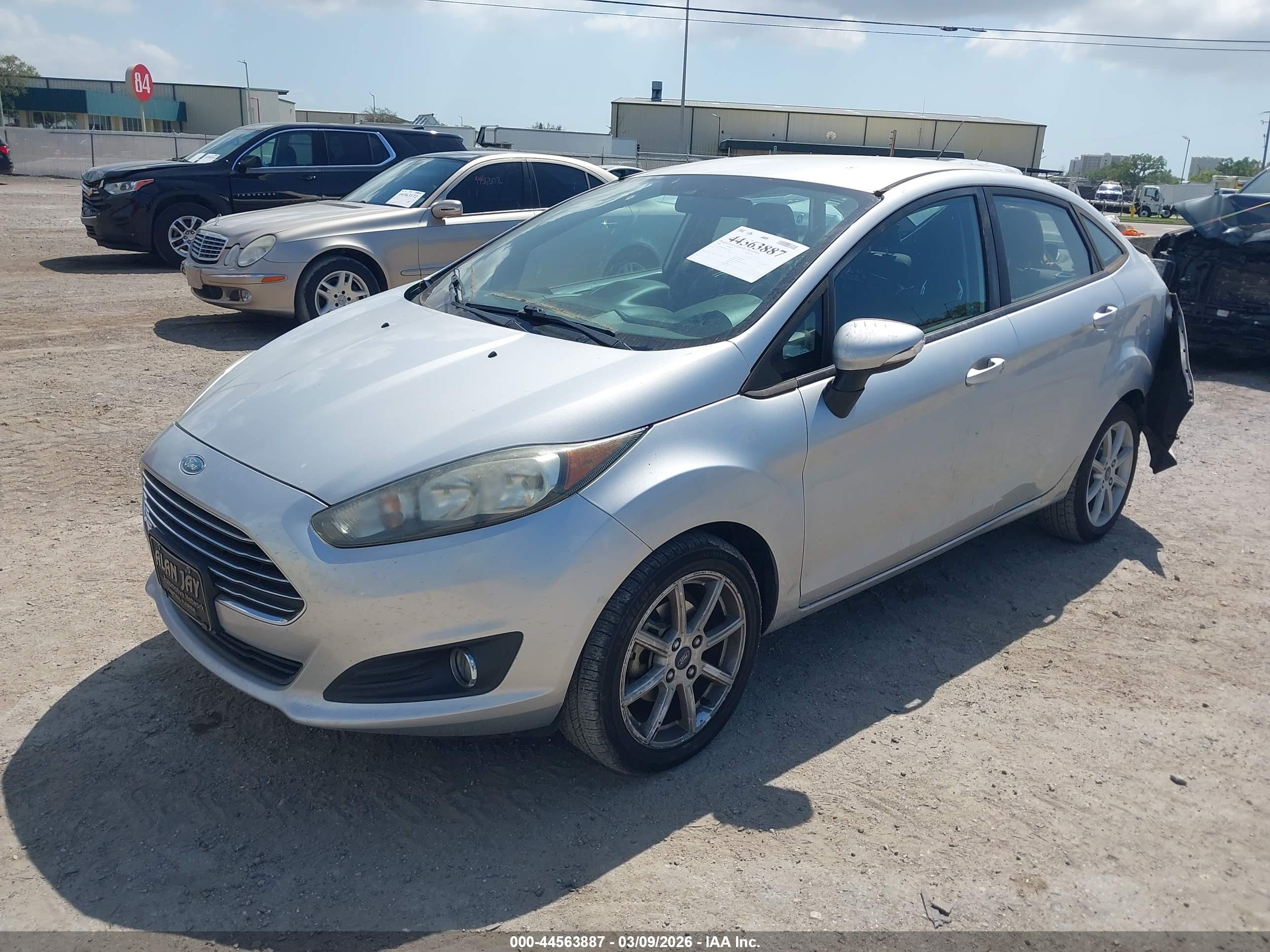 FORD FIESTA image 2