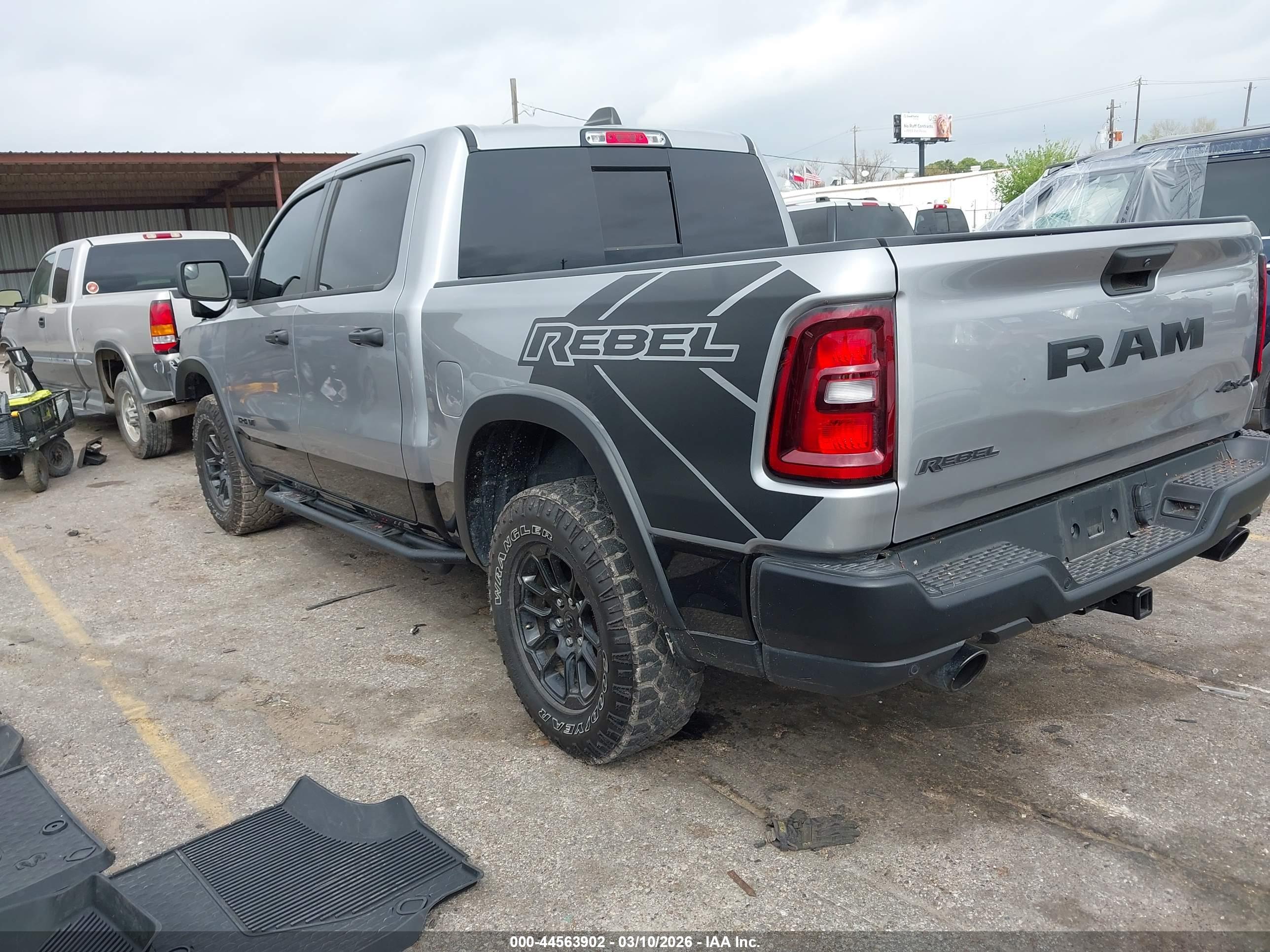 RAM 1500 image 3