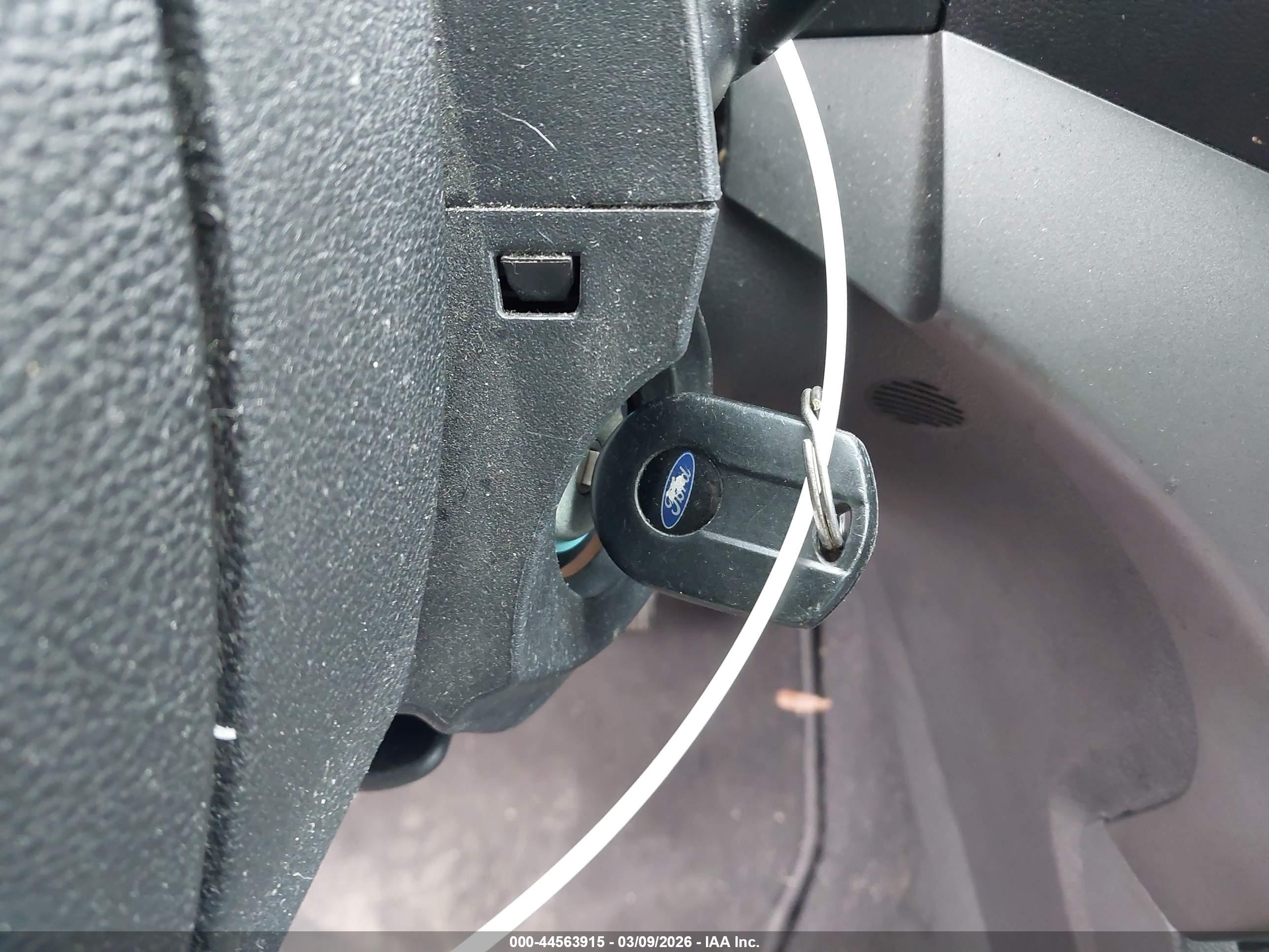 FORD ESCAPE image 11