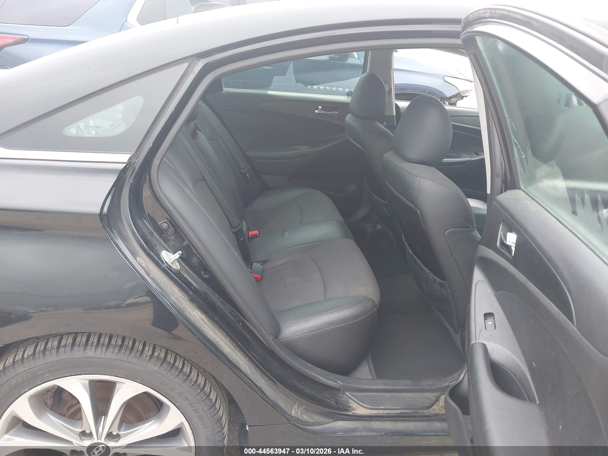 HYUNDAI SONATA image 8