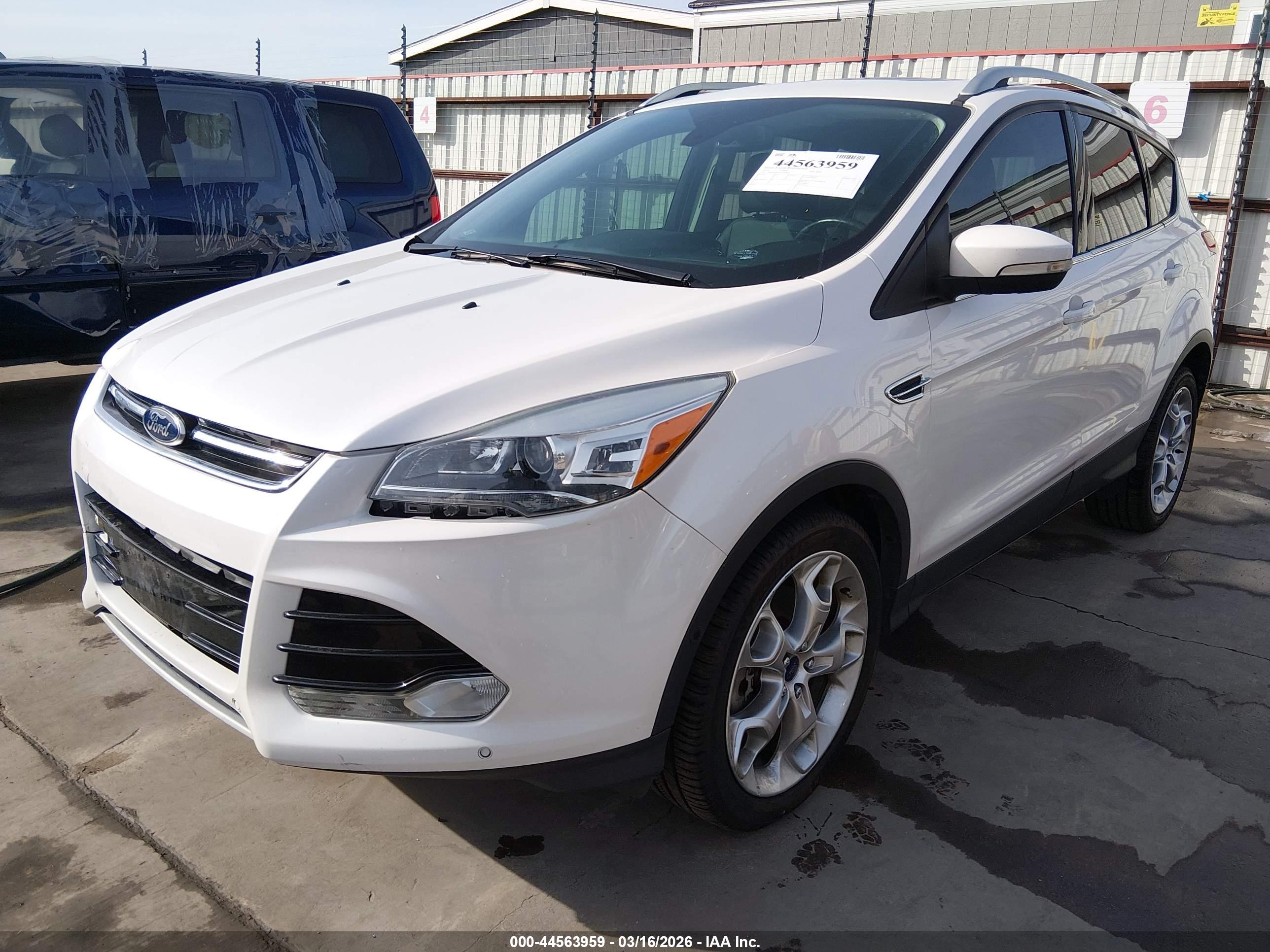 FORD ESCAPE image 2