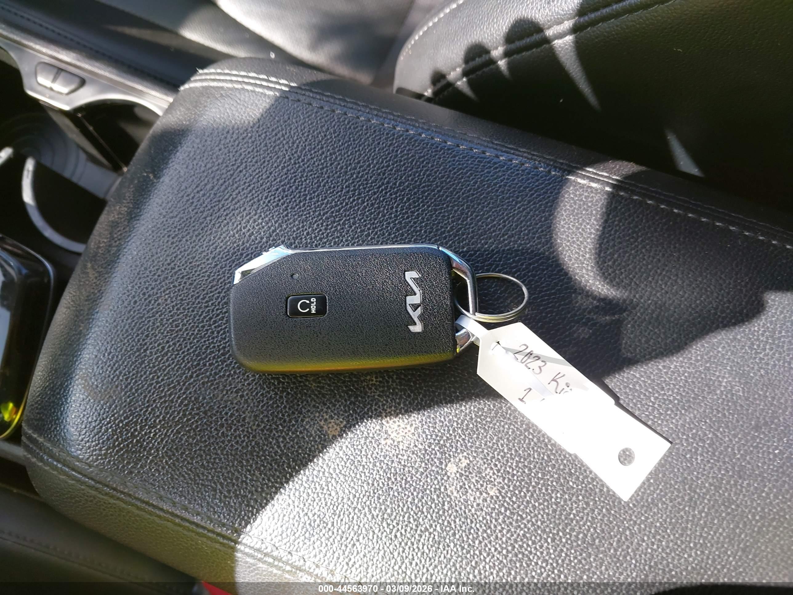 KIA SPORTAGE image 11