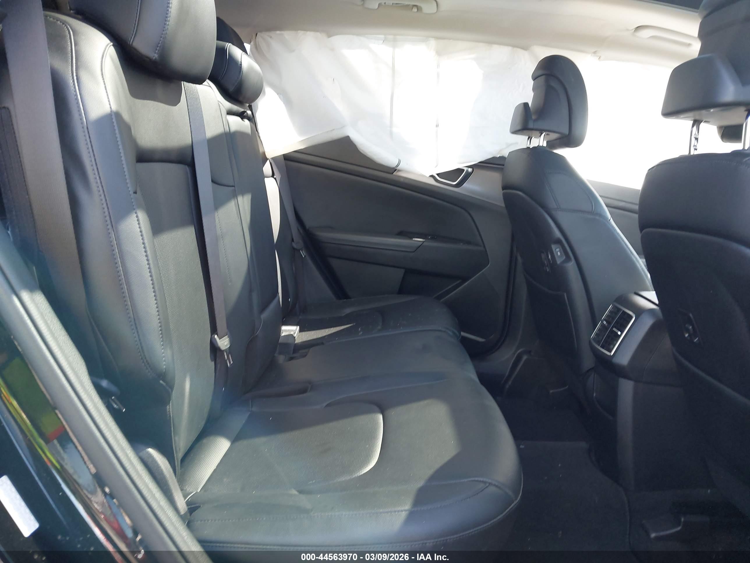 KIA SPORTAGE image 8