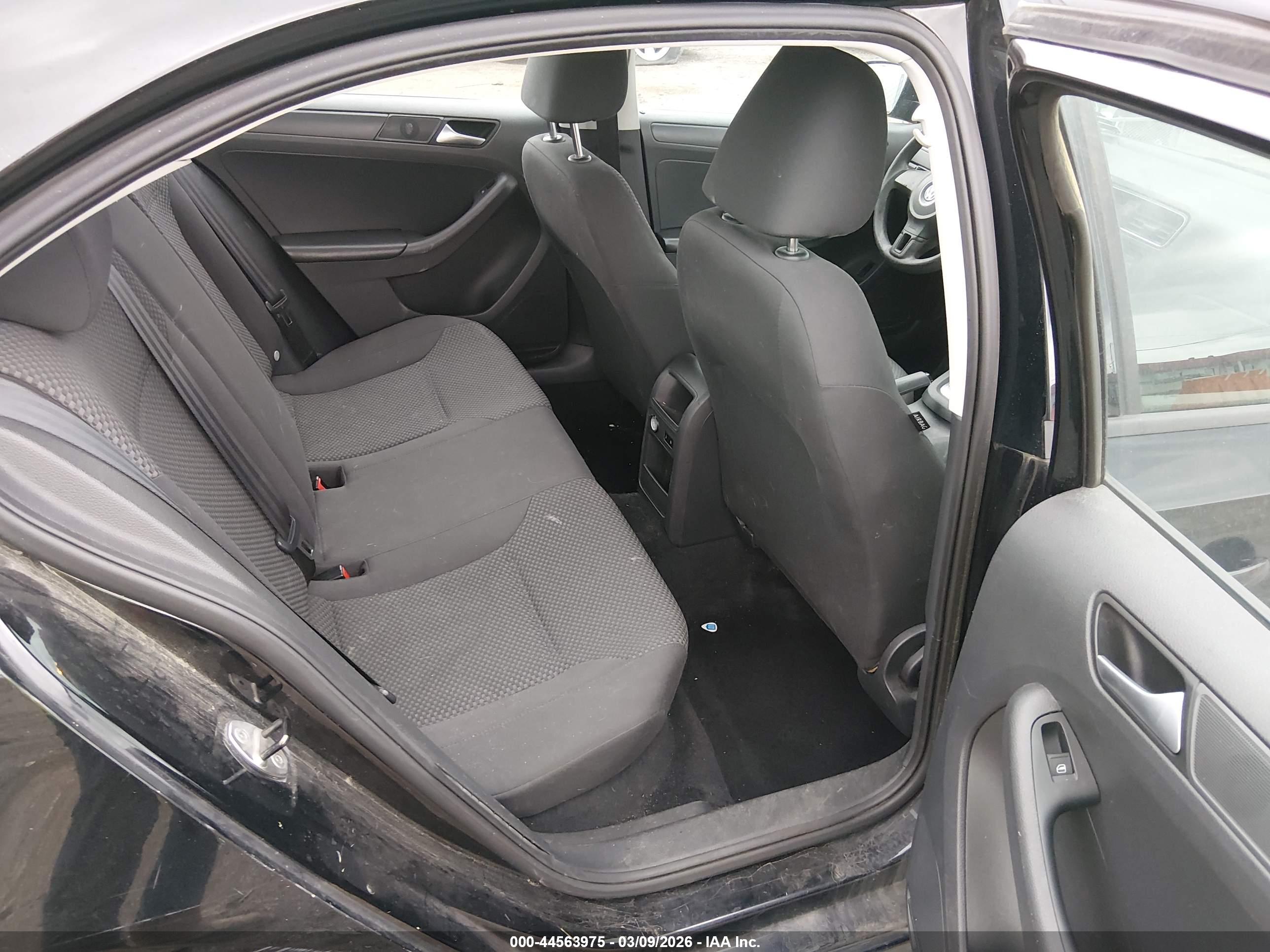 VOLKSWAGEN JETTA image 8