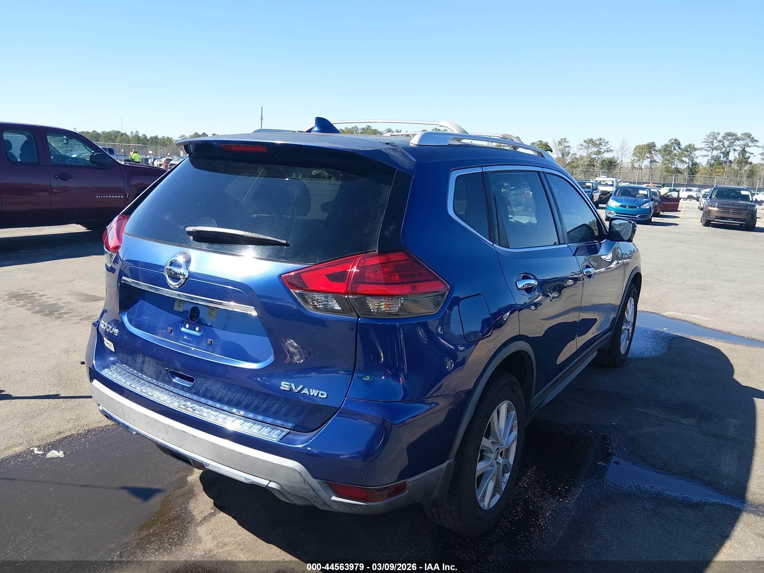 NISSAN ROGUE image 4