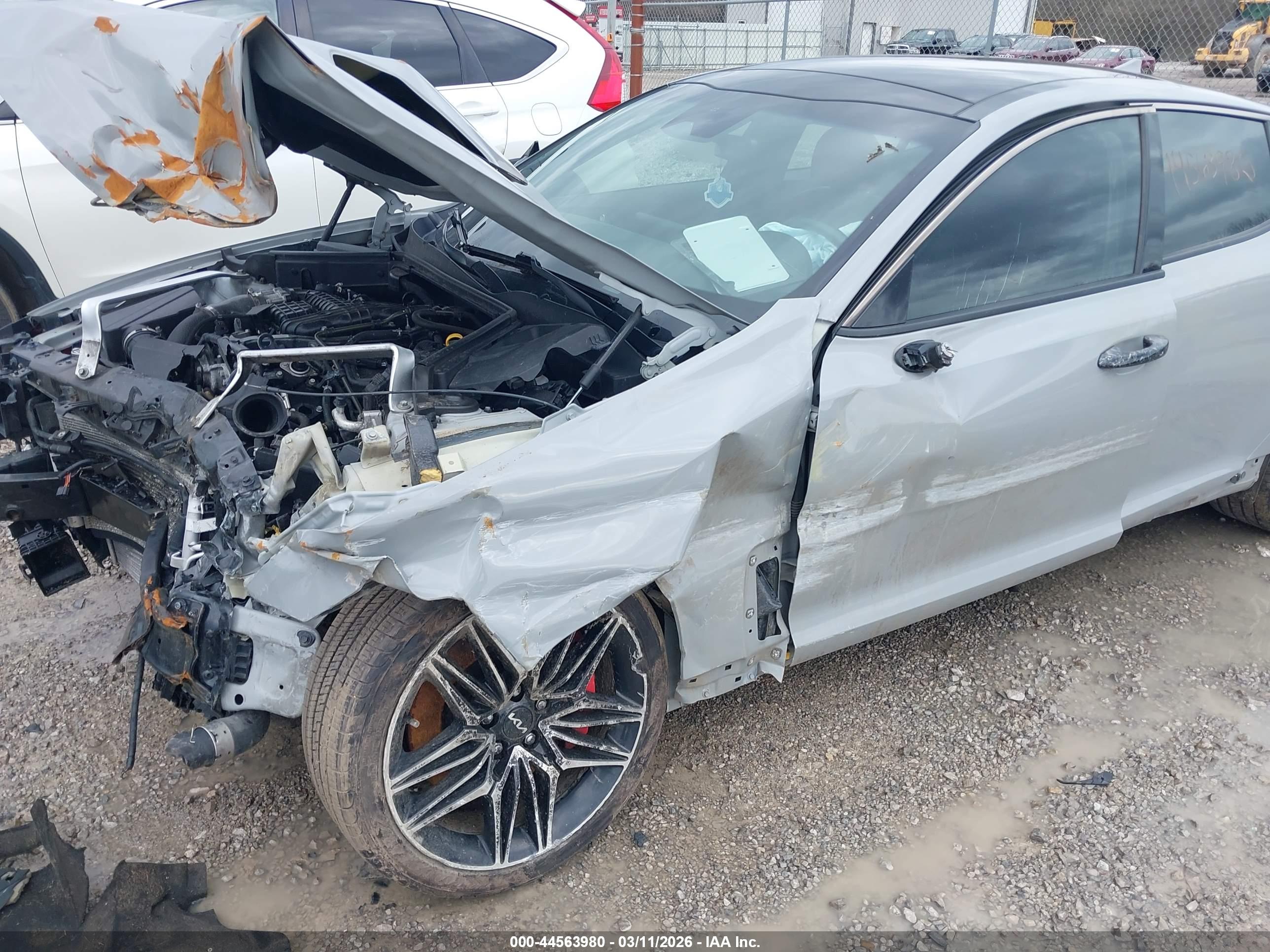 KIA STINGER image 6