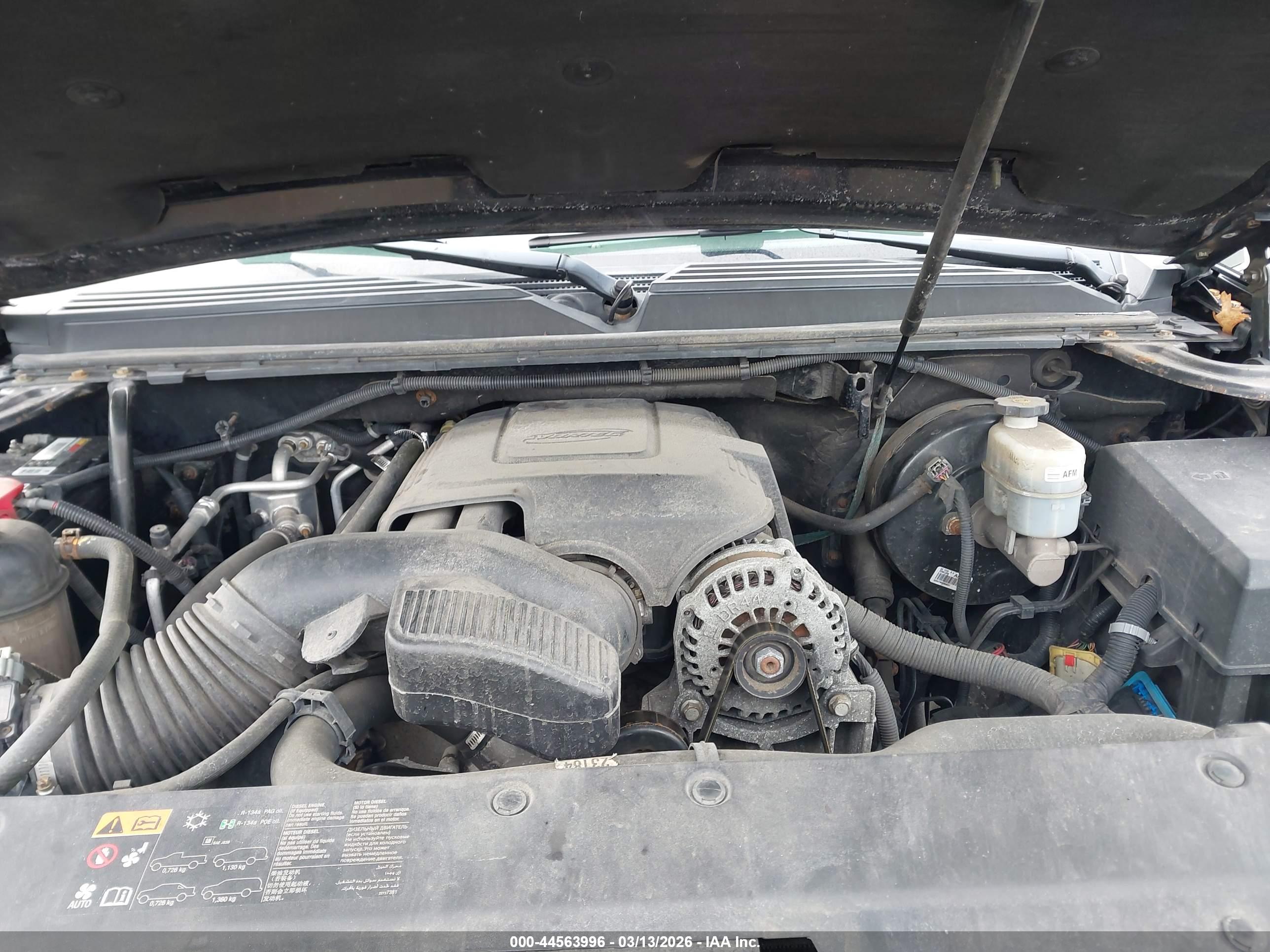 CHEVROLET SUBURBAN image 10