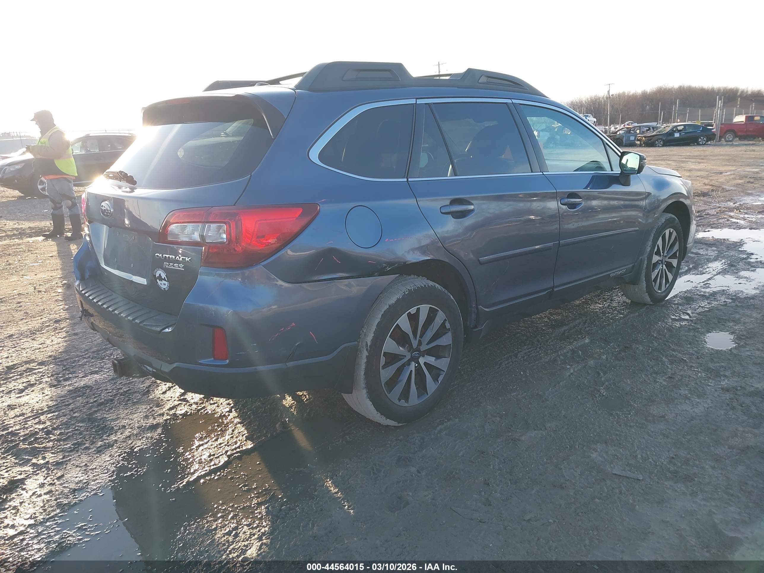 SUBARU OUTBACK image 4