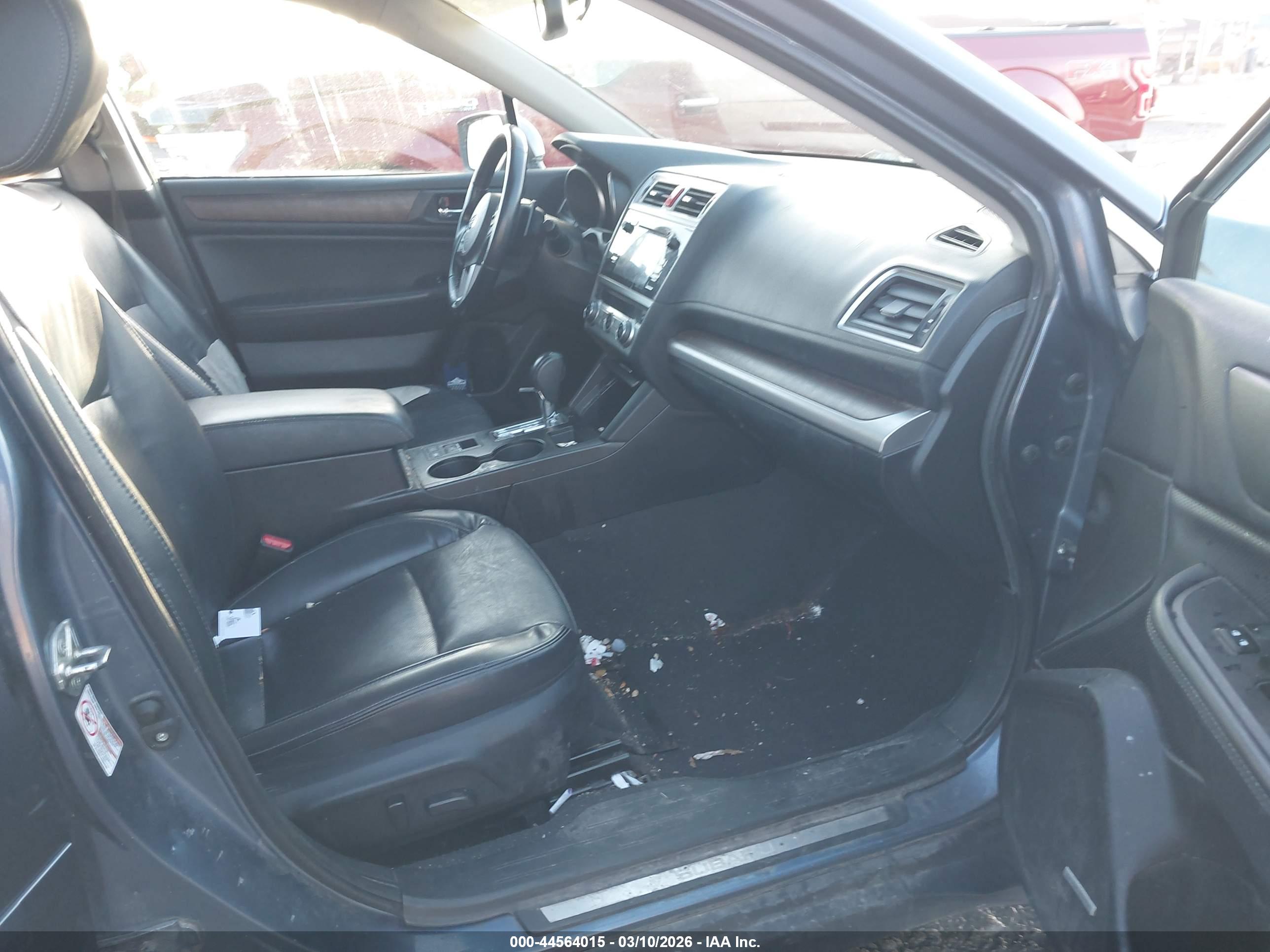 SUBARU OUTBACK image 5
