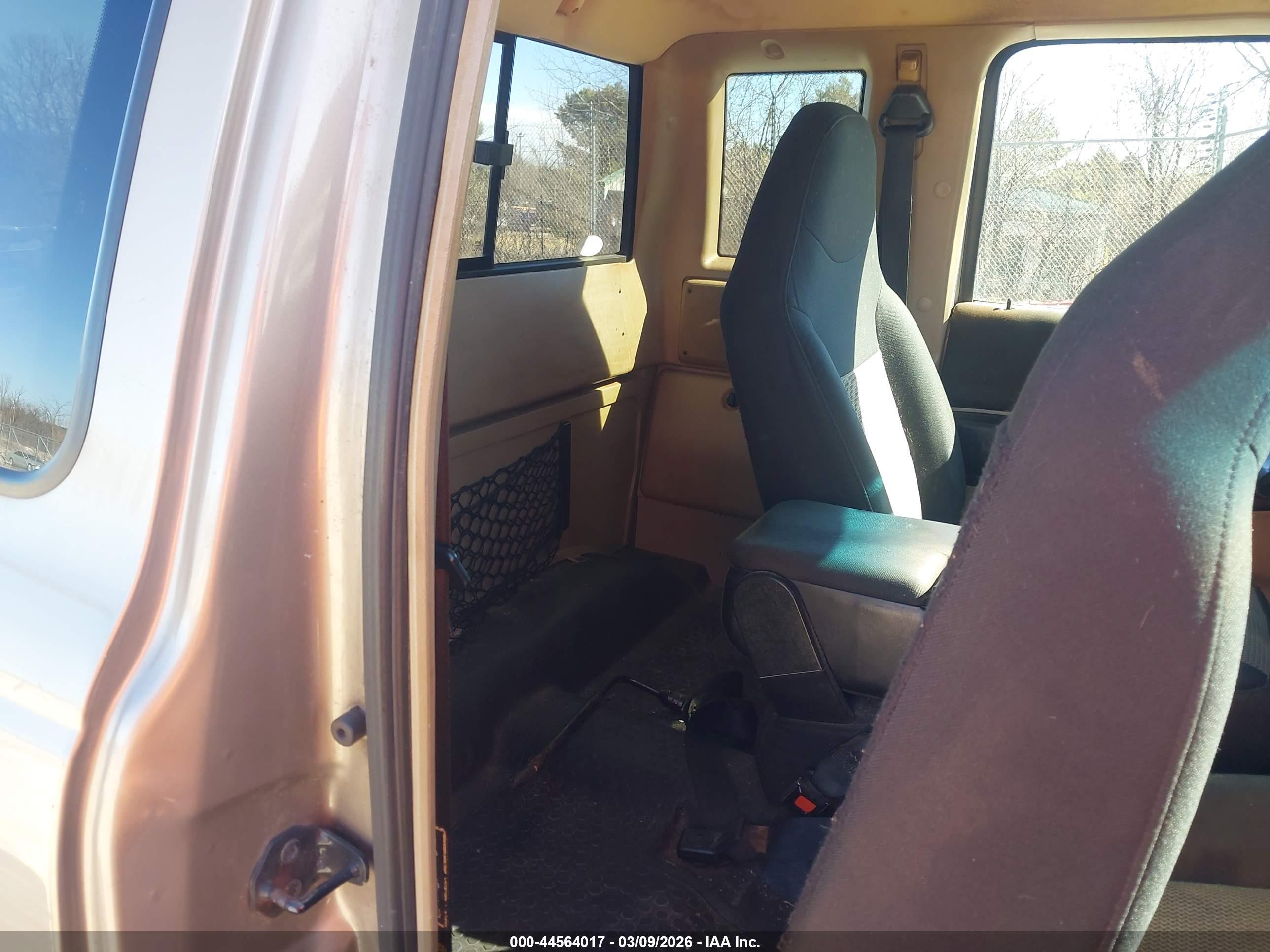 FORD RANGER image 8