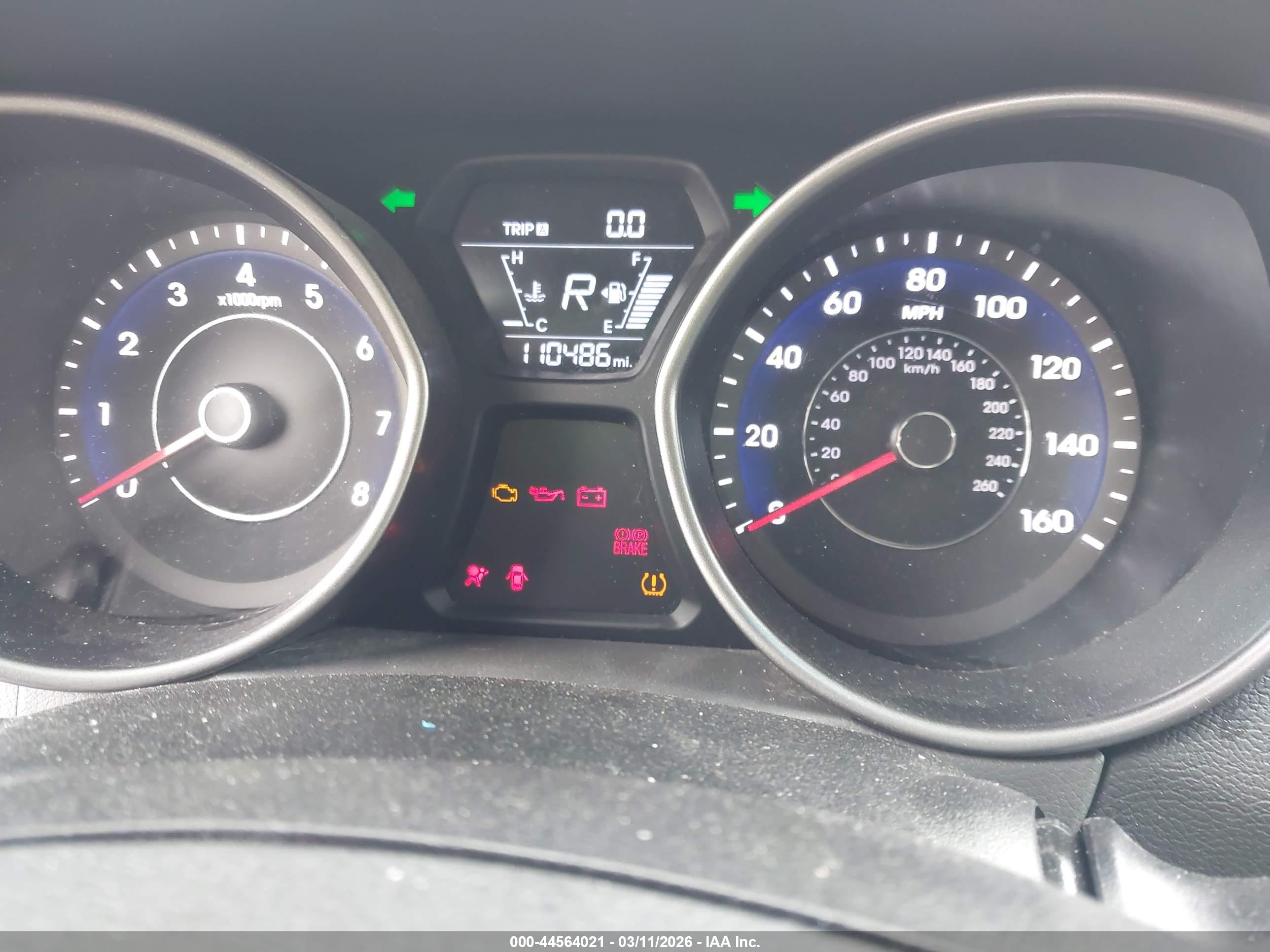 HYUNDAI ELANTRA image 7