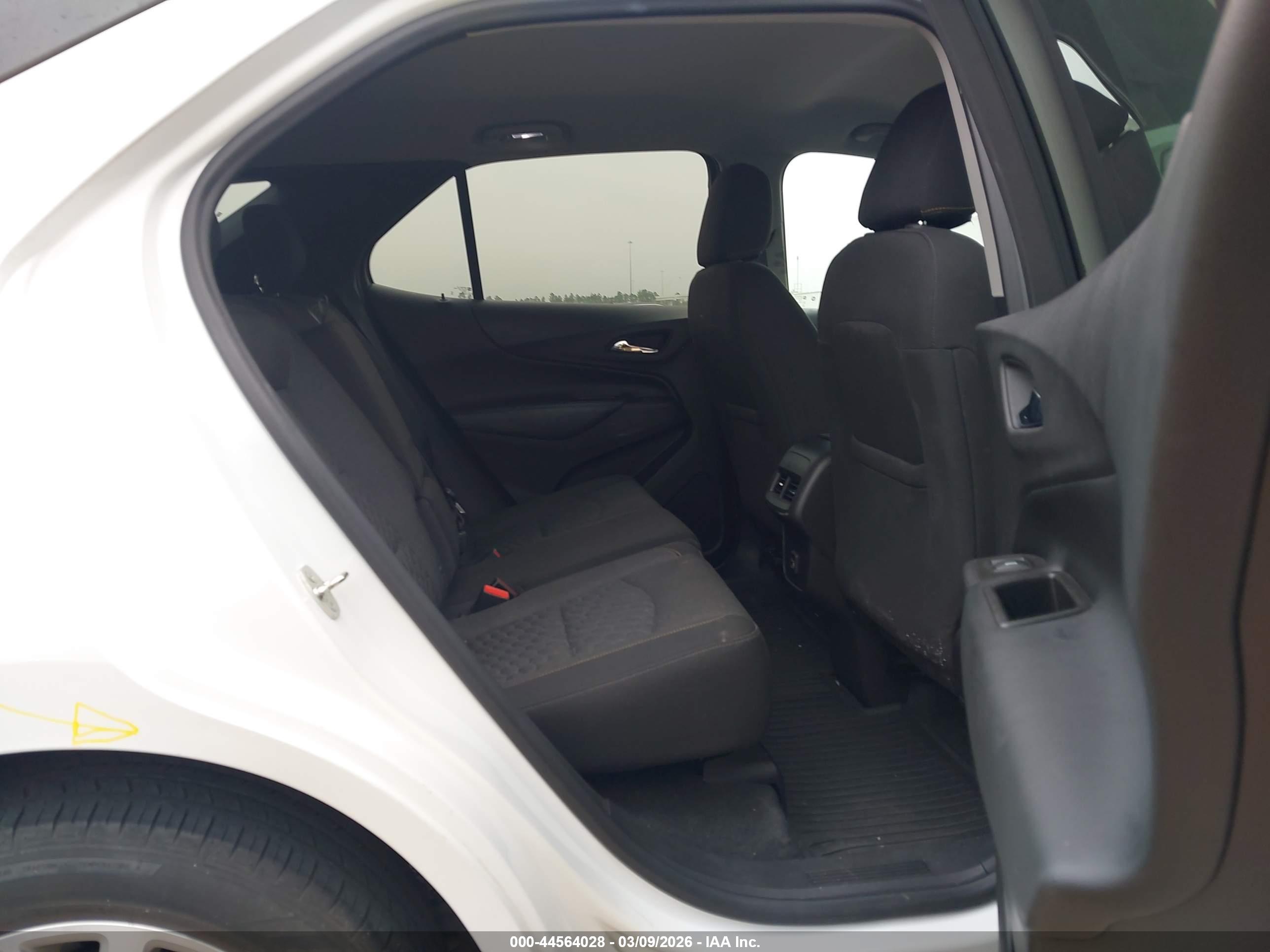 CHEVROLET EQUINOX image 8