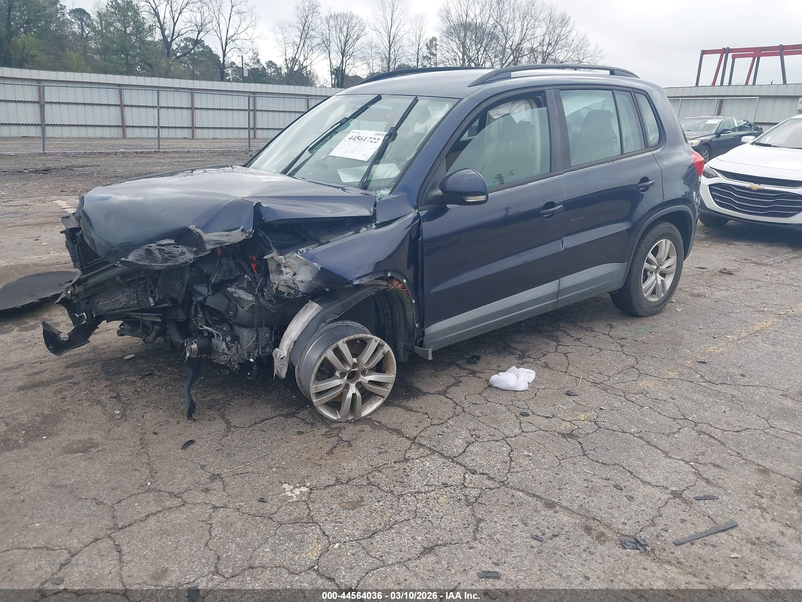 VOLKSWAGEN TIGUAN image 2