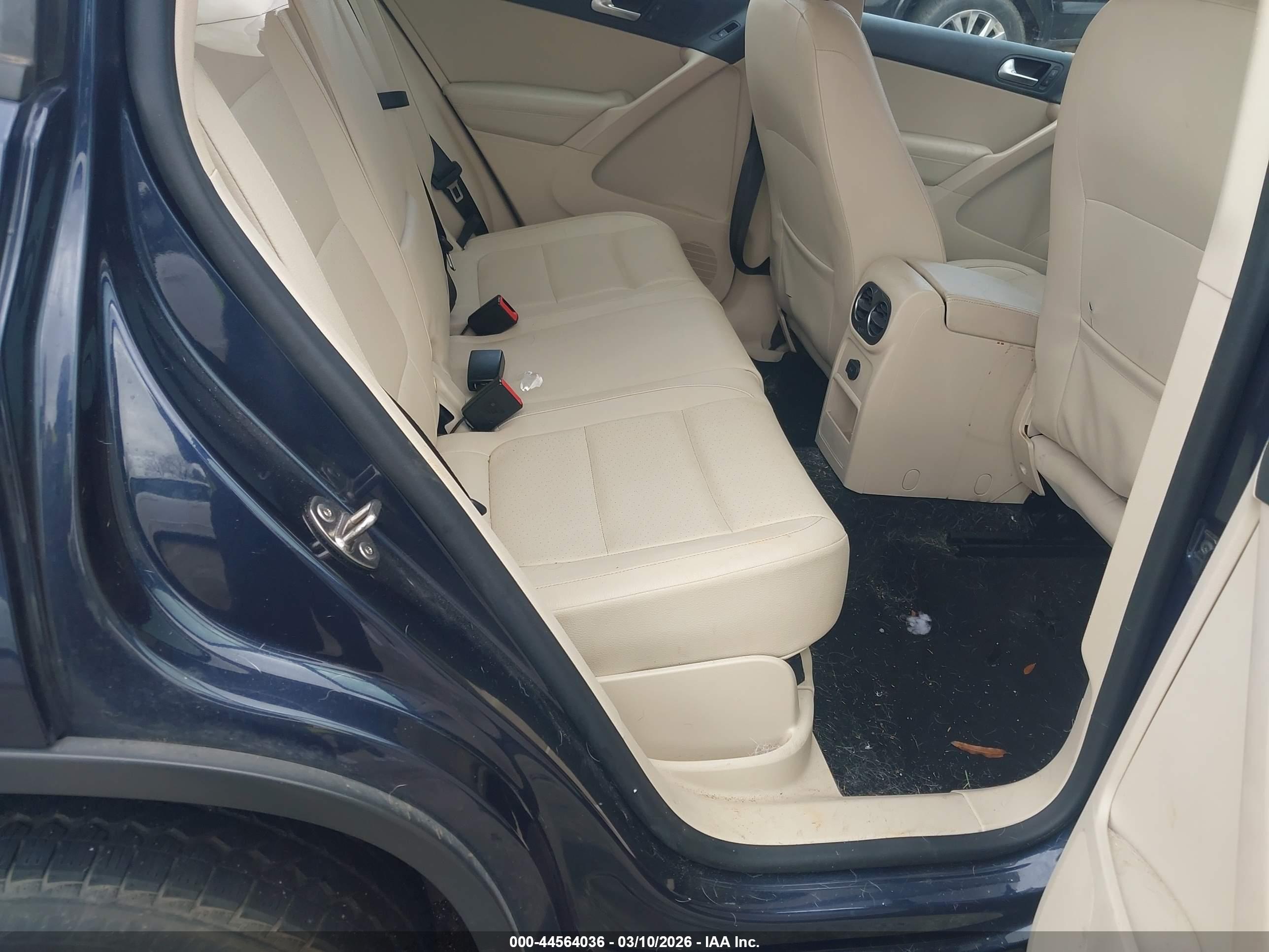 VOLKSWAGEN TIGUAN image 8