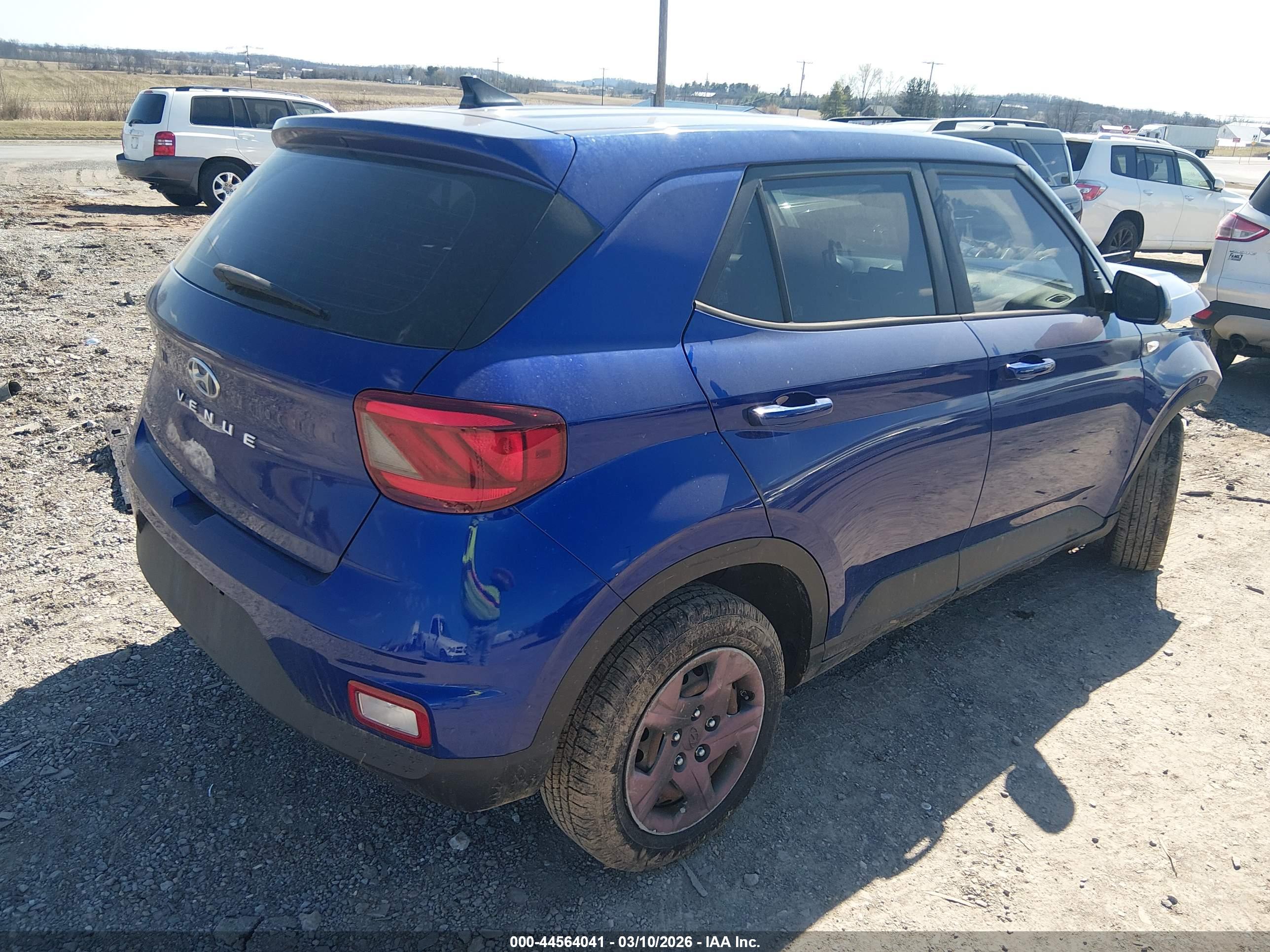 HYUNDAI VENUE image 4