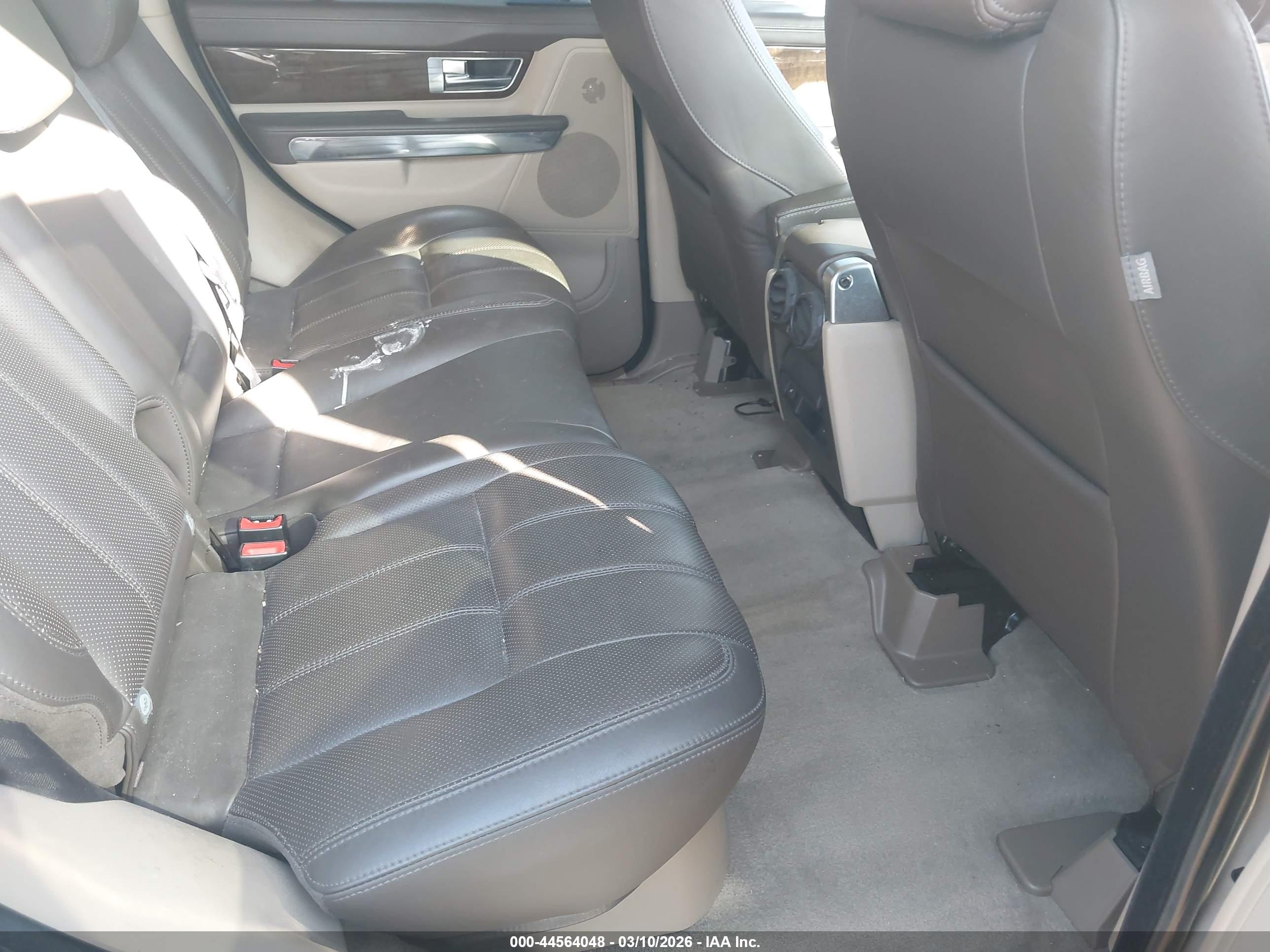 LAND ROVER image 8