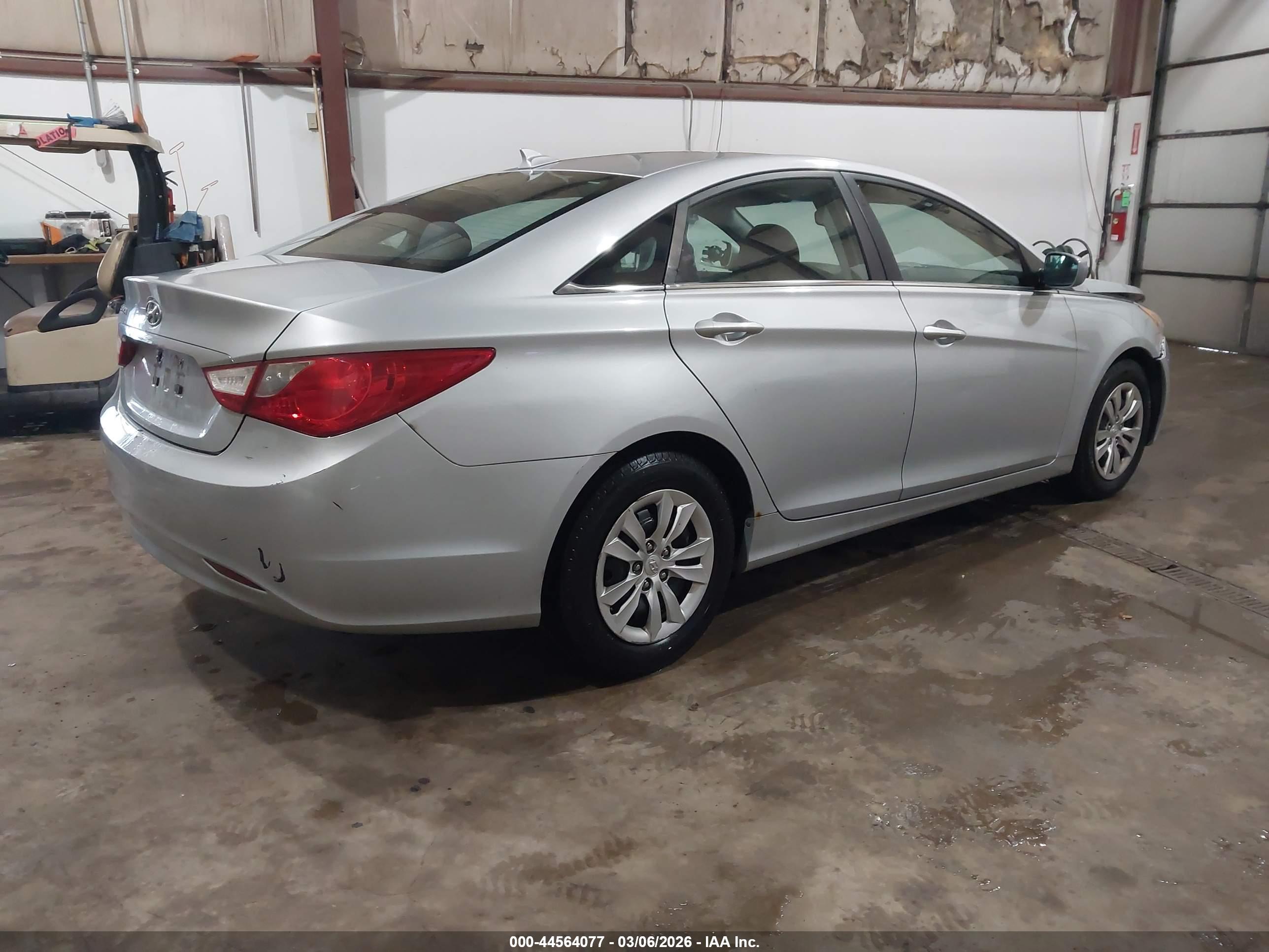 HYUNDAI SONATA image 4