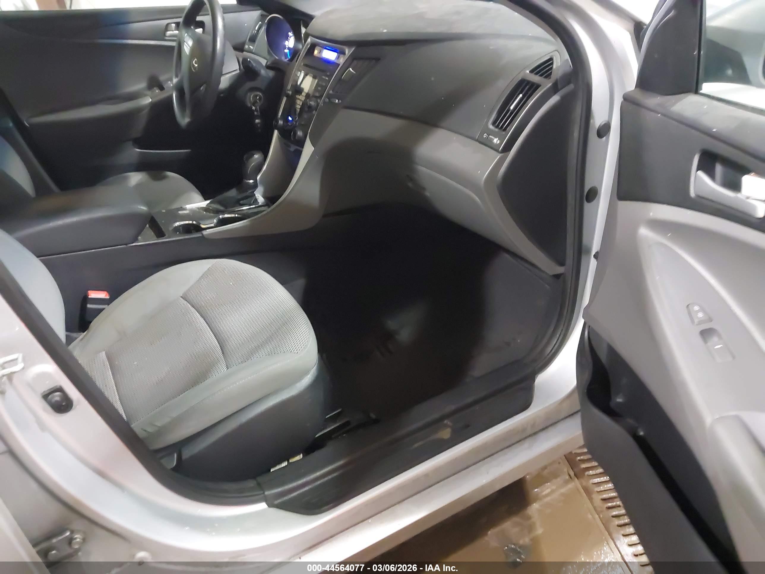 HYUNDAI SONATA image 5