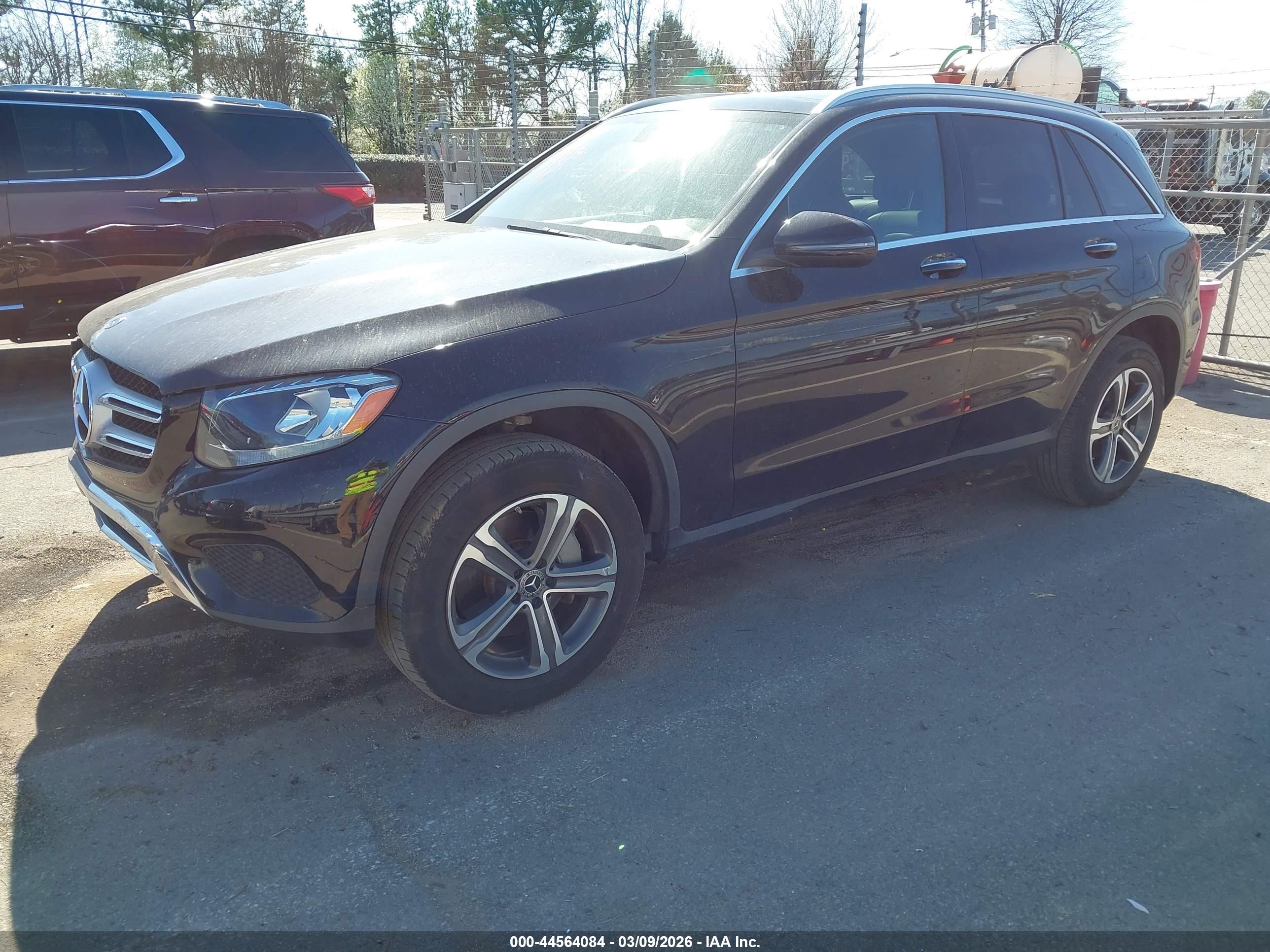 MERCEDES-BENZ GLC image 2
