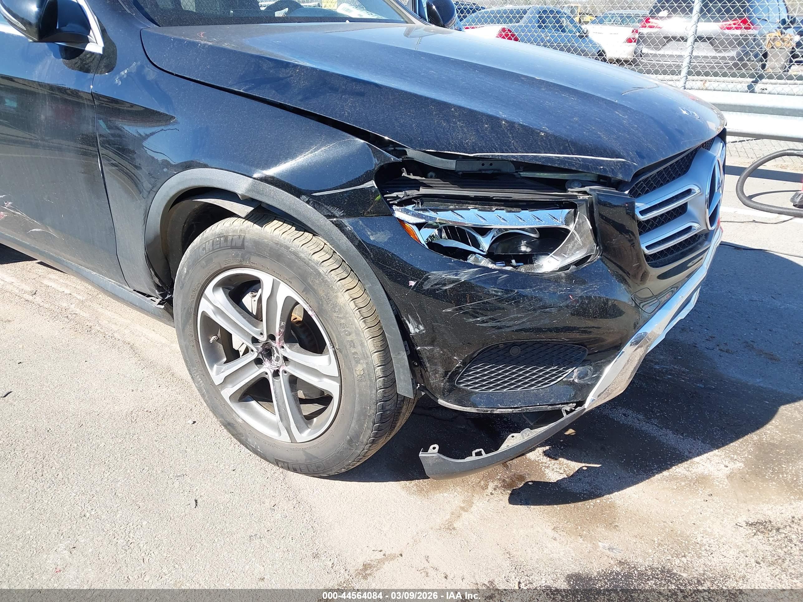 MERCEDES-BENZ GLC image 6