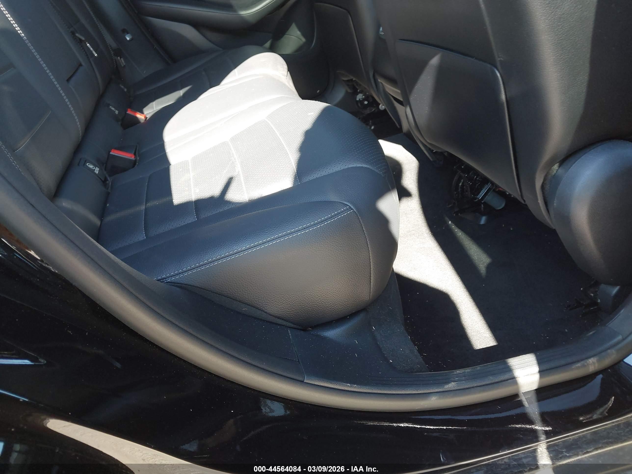 MERCEDES-BENZ GLC image 8