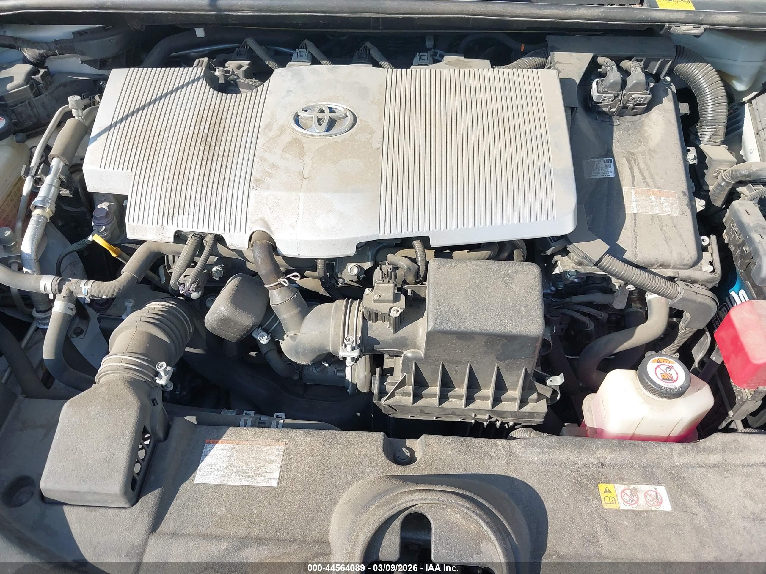 TOYOTA PRIUS image 10